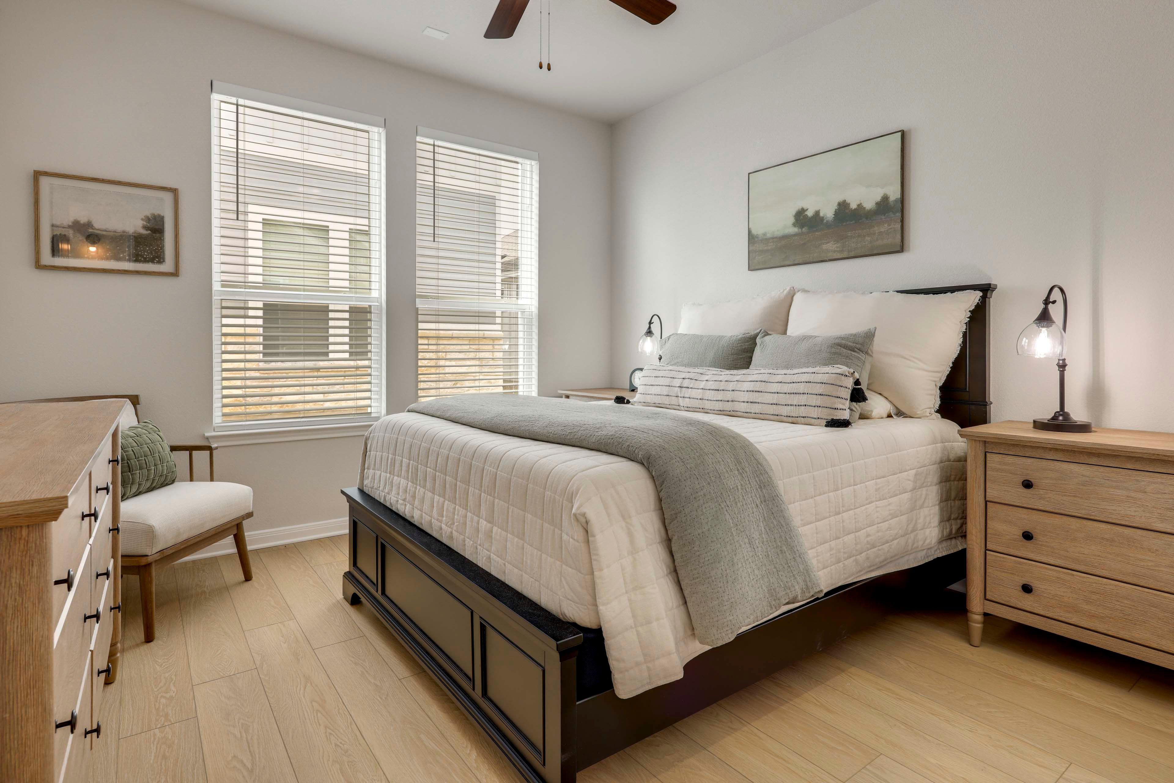 Bedroom 2 | Queen Bed