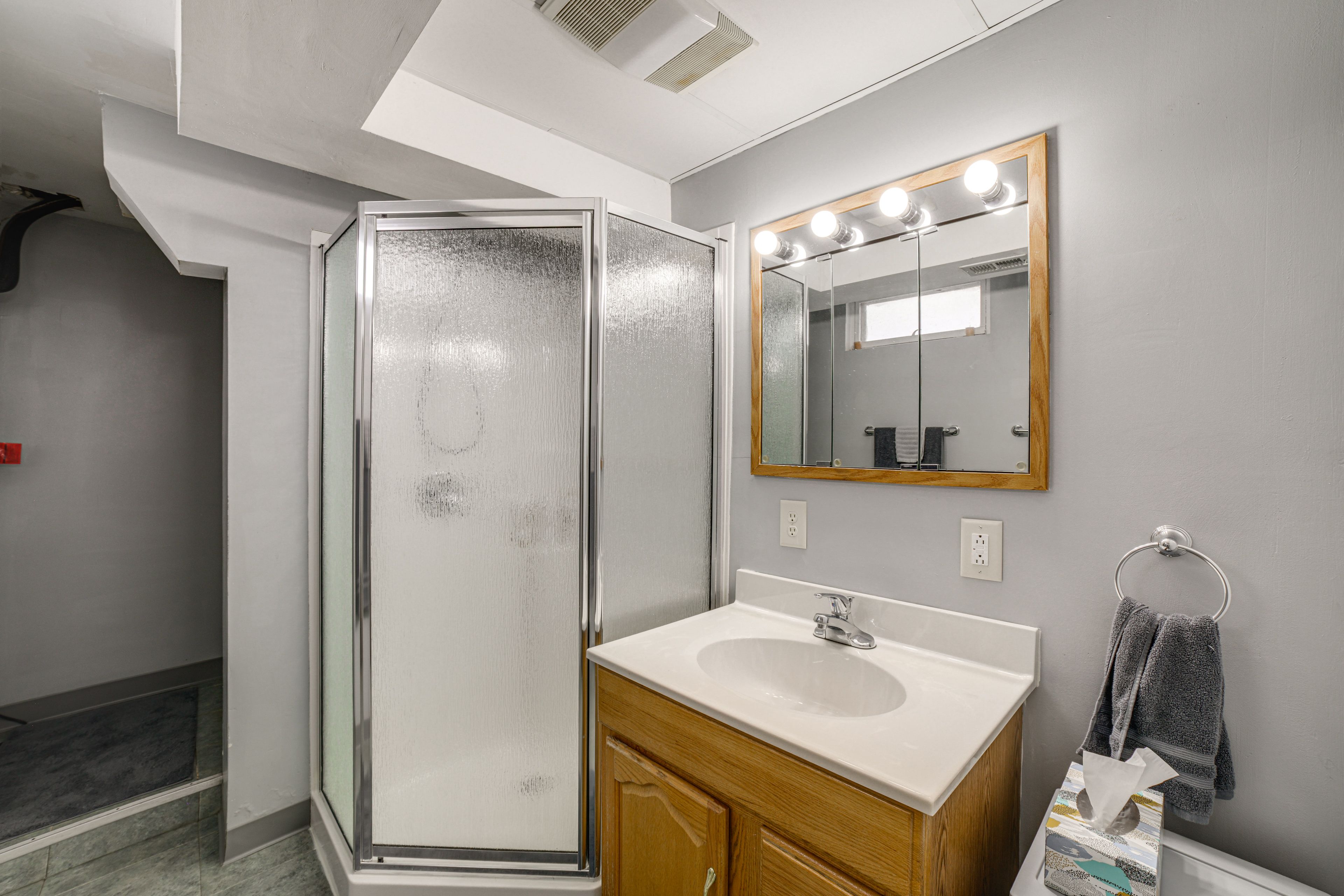 Full Bathroom | Basement