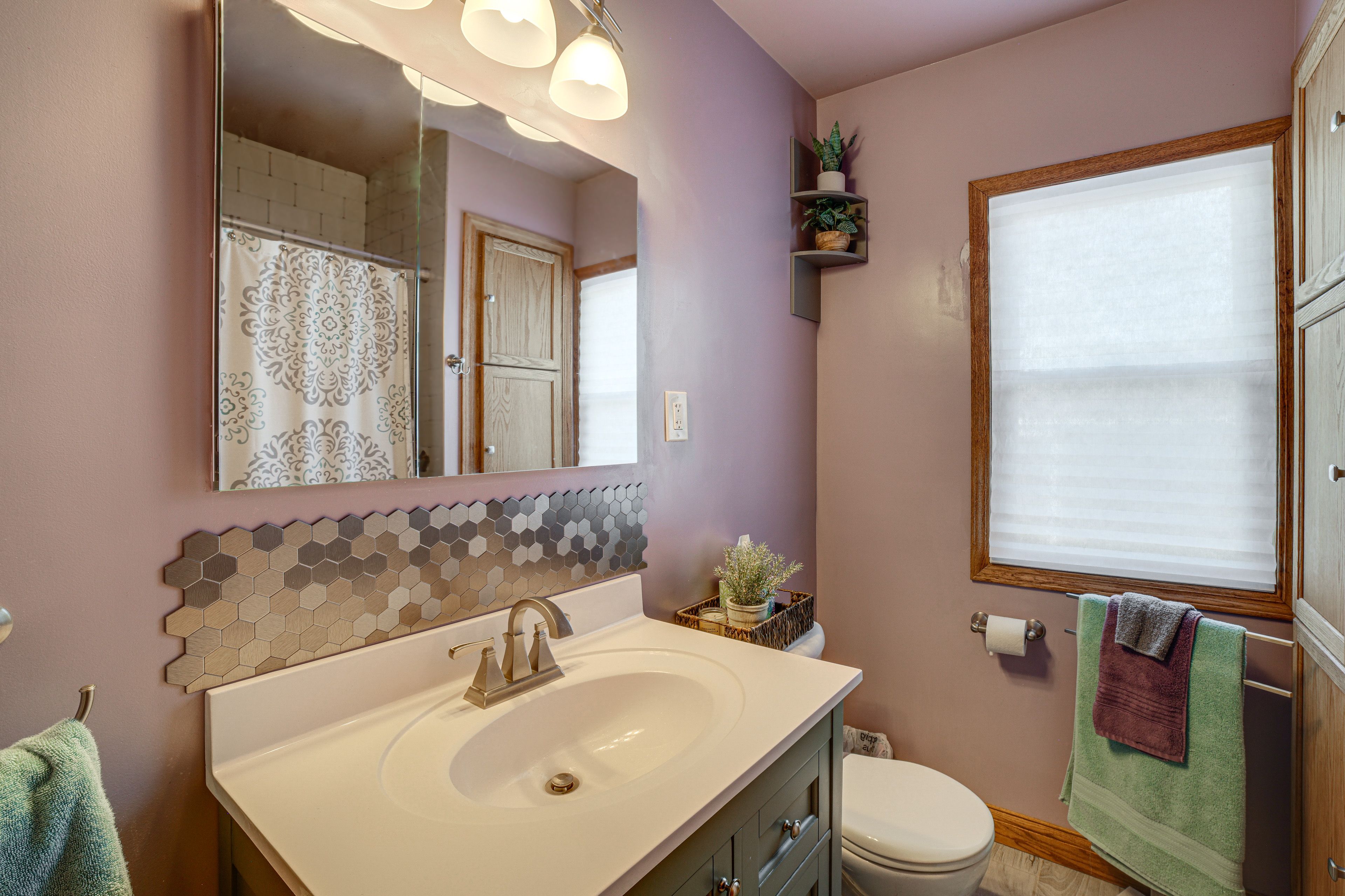 Full Bathroom | Main Floor