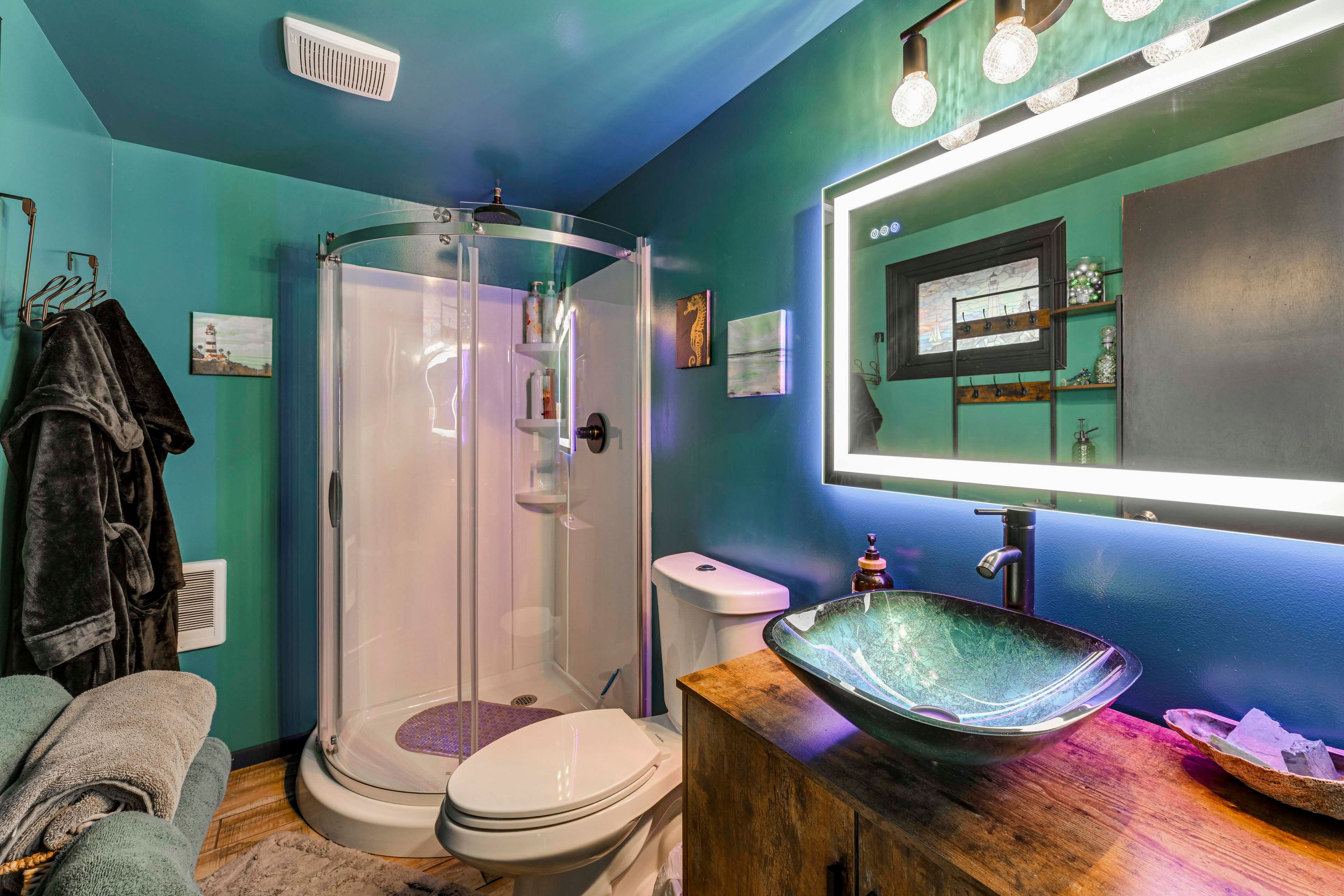 Bathroom | 1st Floor