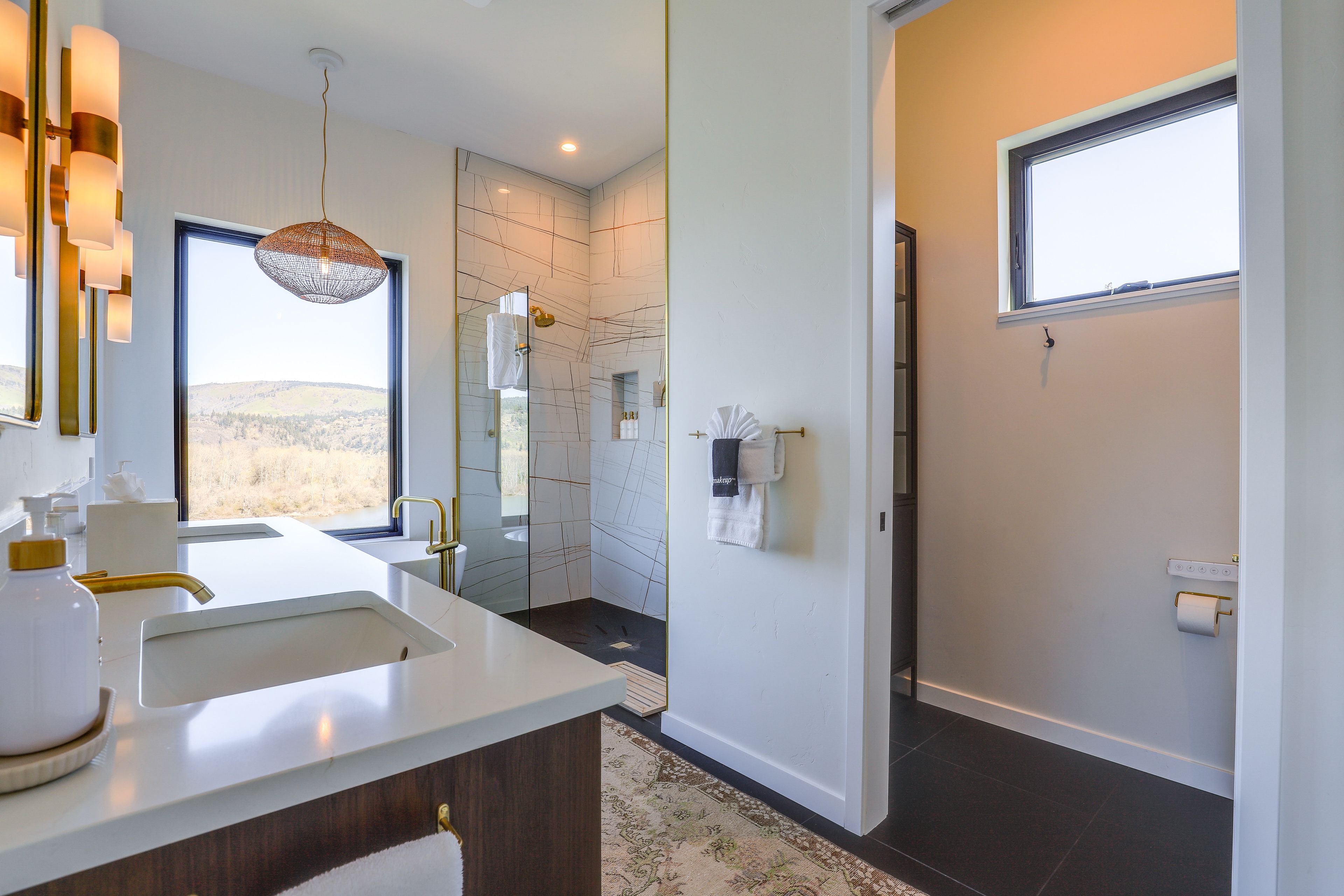 Full Bathroom | 1st Floor