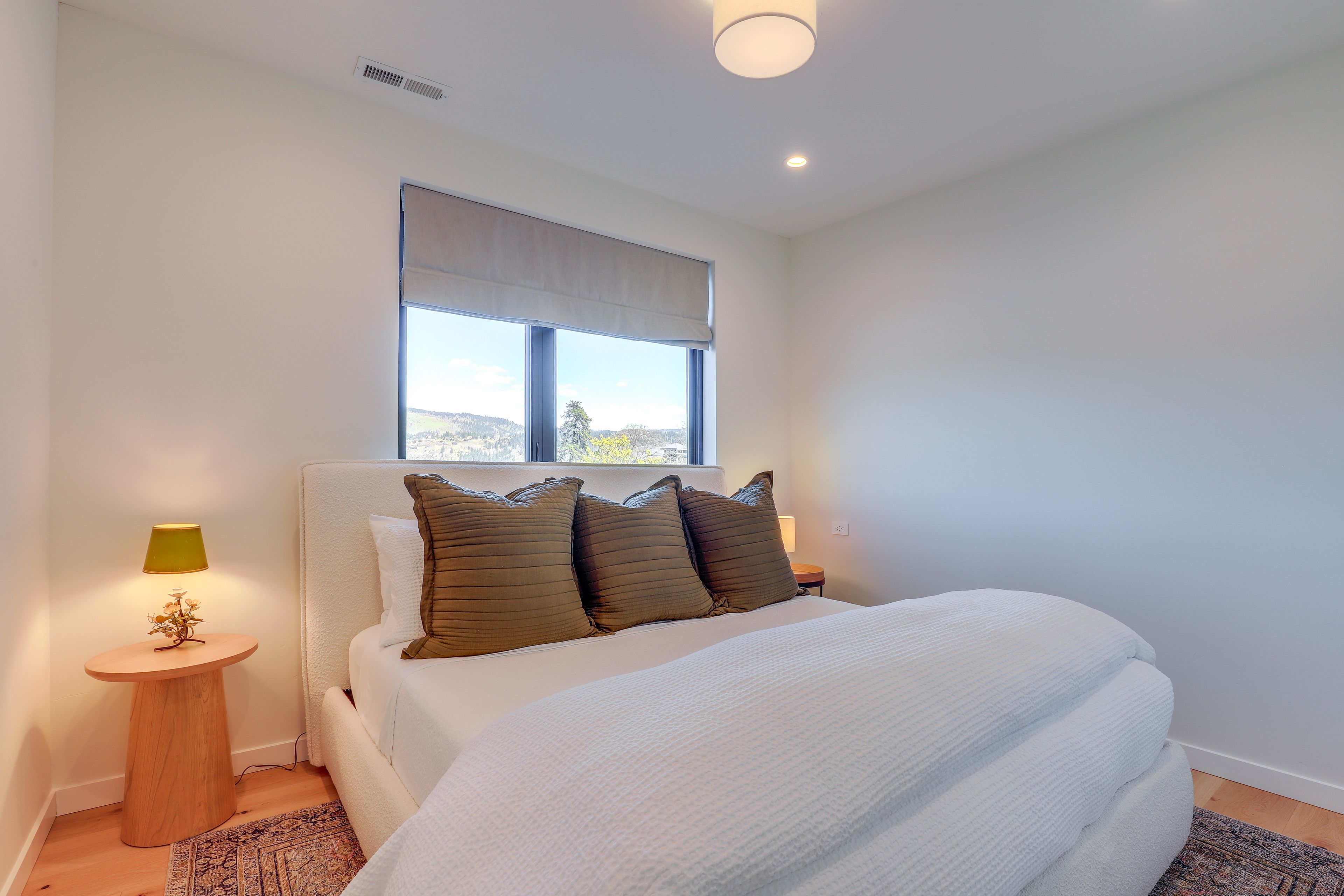 Bedroom 2 | King Bed | 2nd Floor