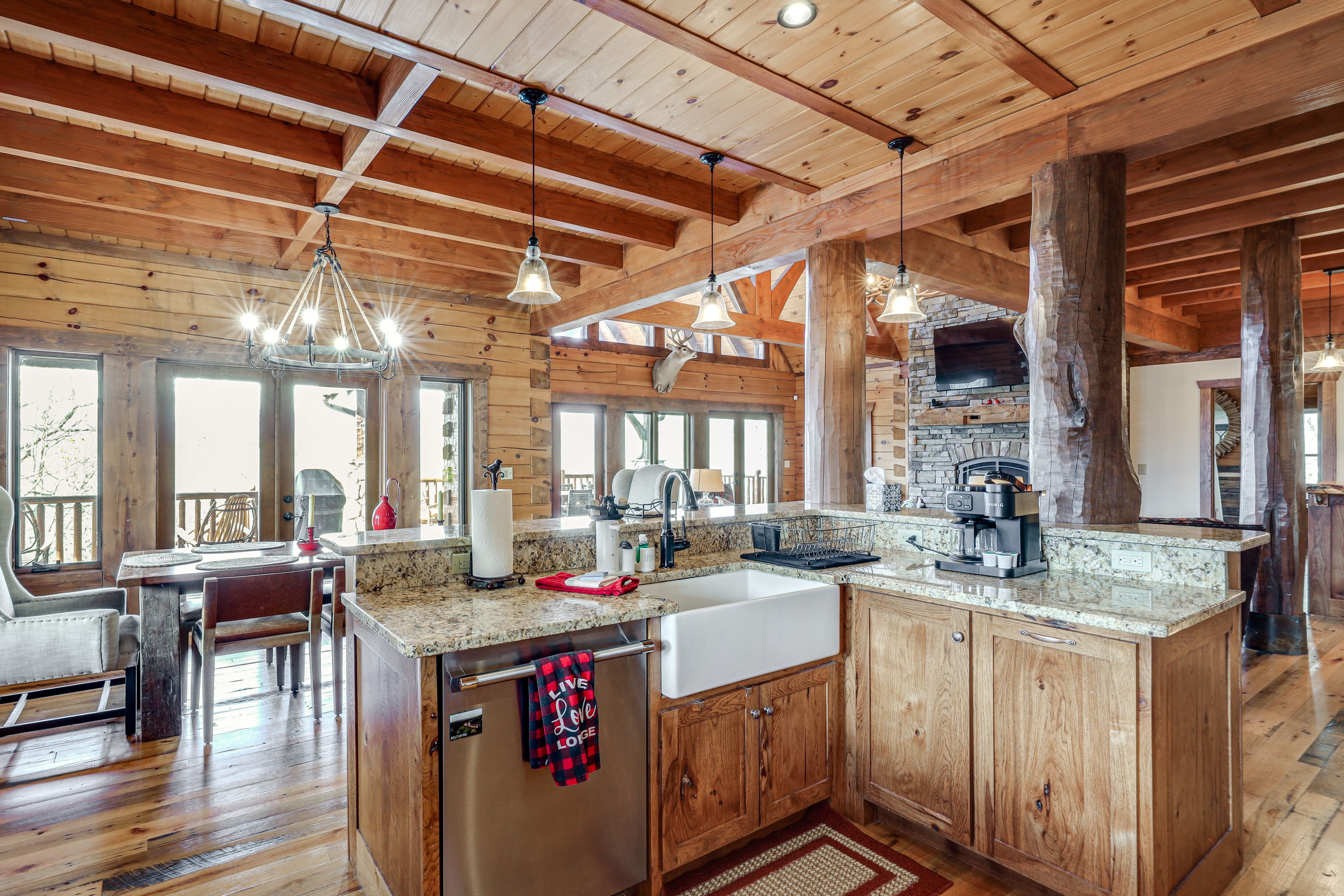 Dining Area | Dishes & Flatware Provided | Main Floor