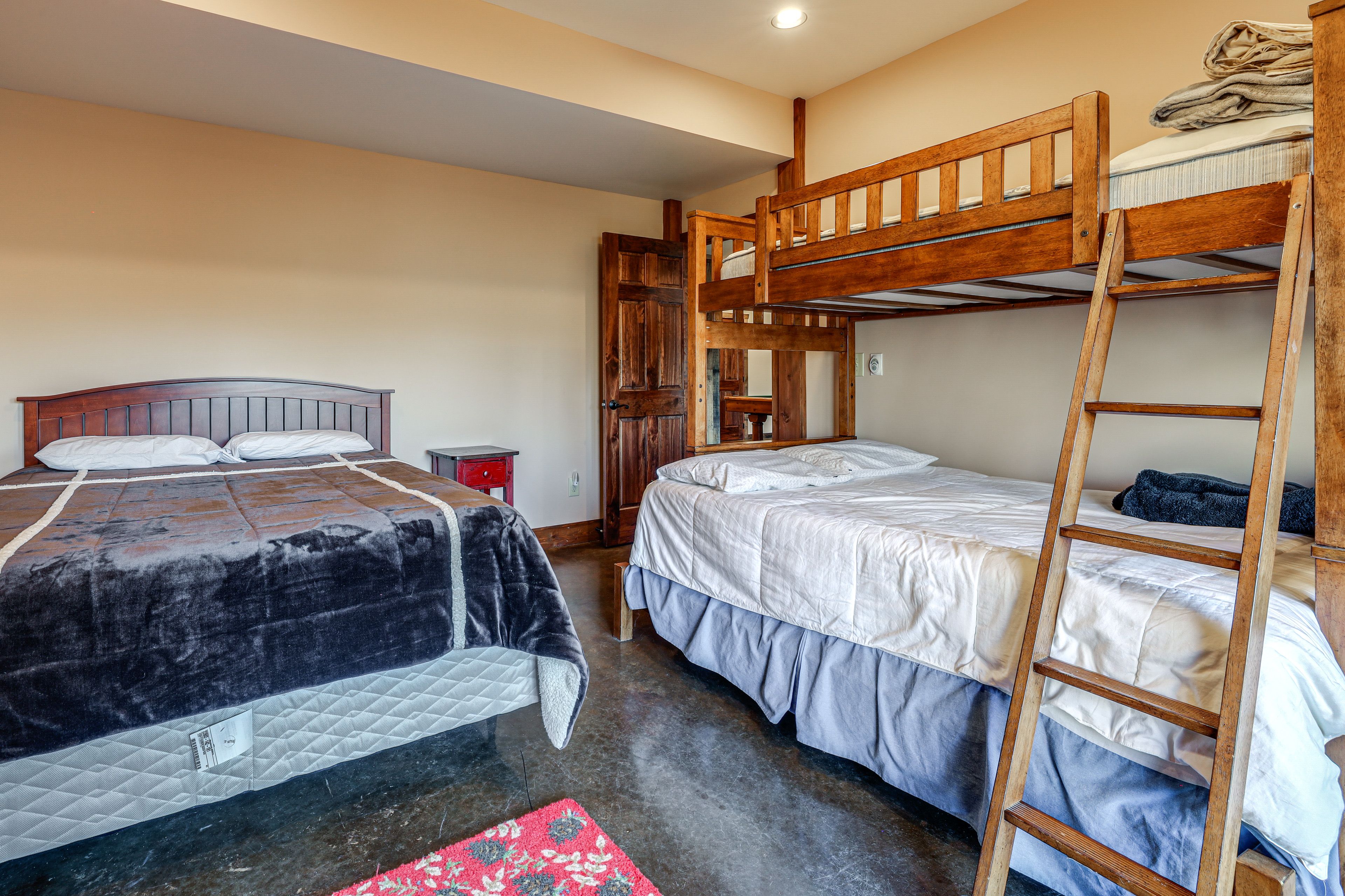 Bedroom 4 | Queen Bed | Twin/Full Bunk Bed | Lower Level