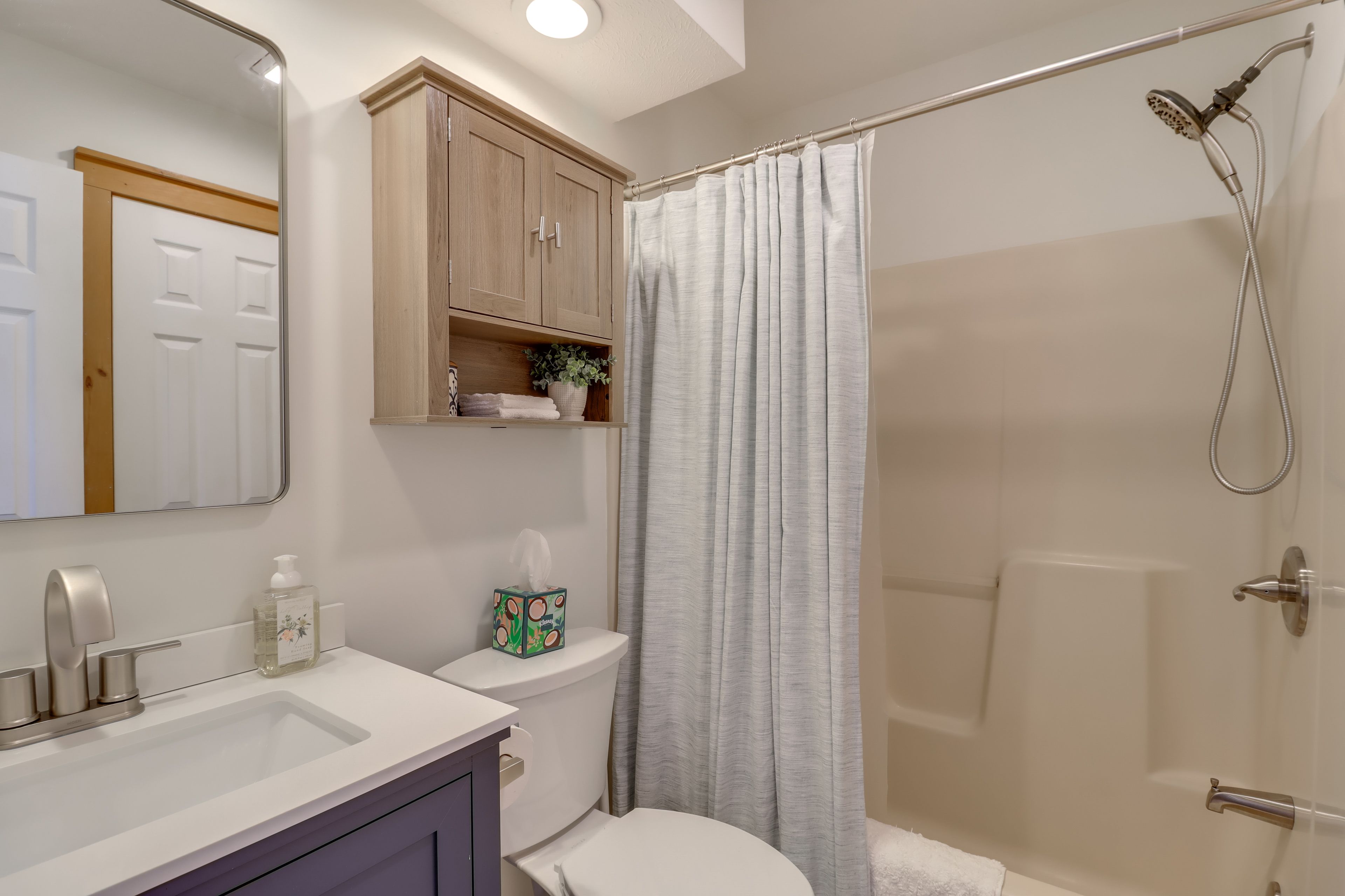 En-Suite Bathroom | 2nd Floor