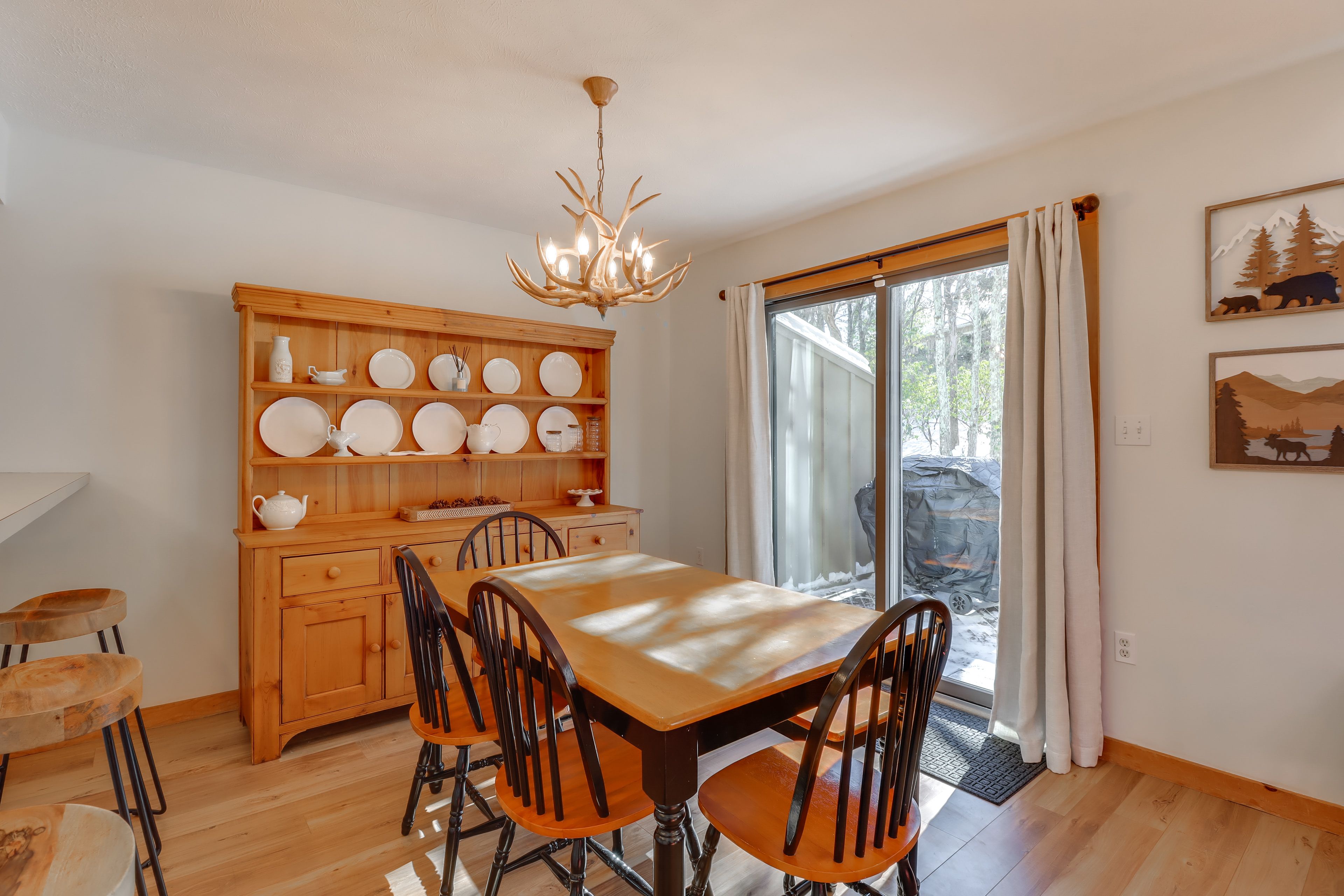 Dining Area | 1st Floor