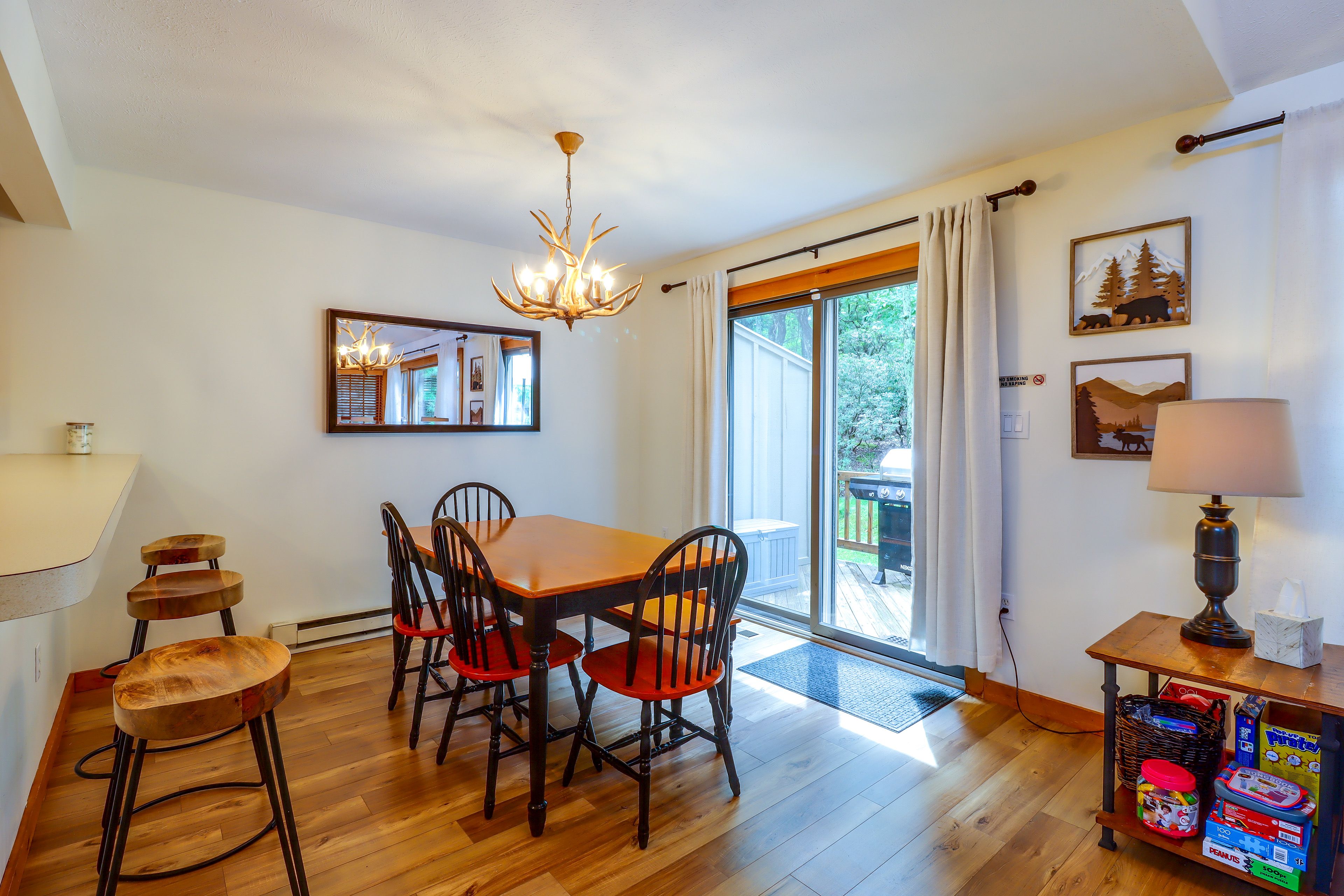 Dining Area | 1st Floor