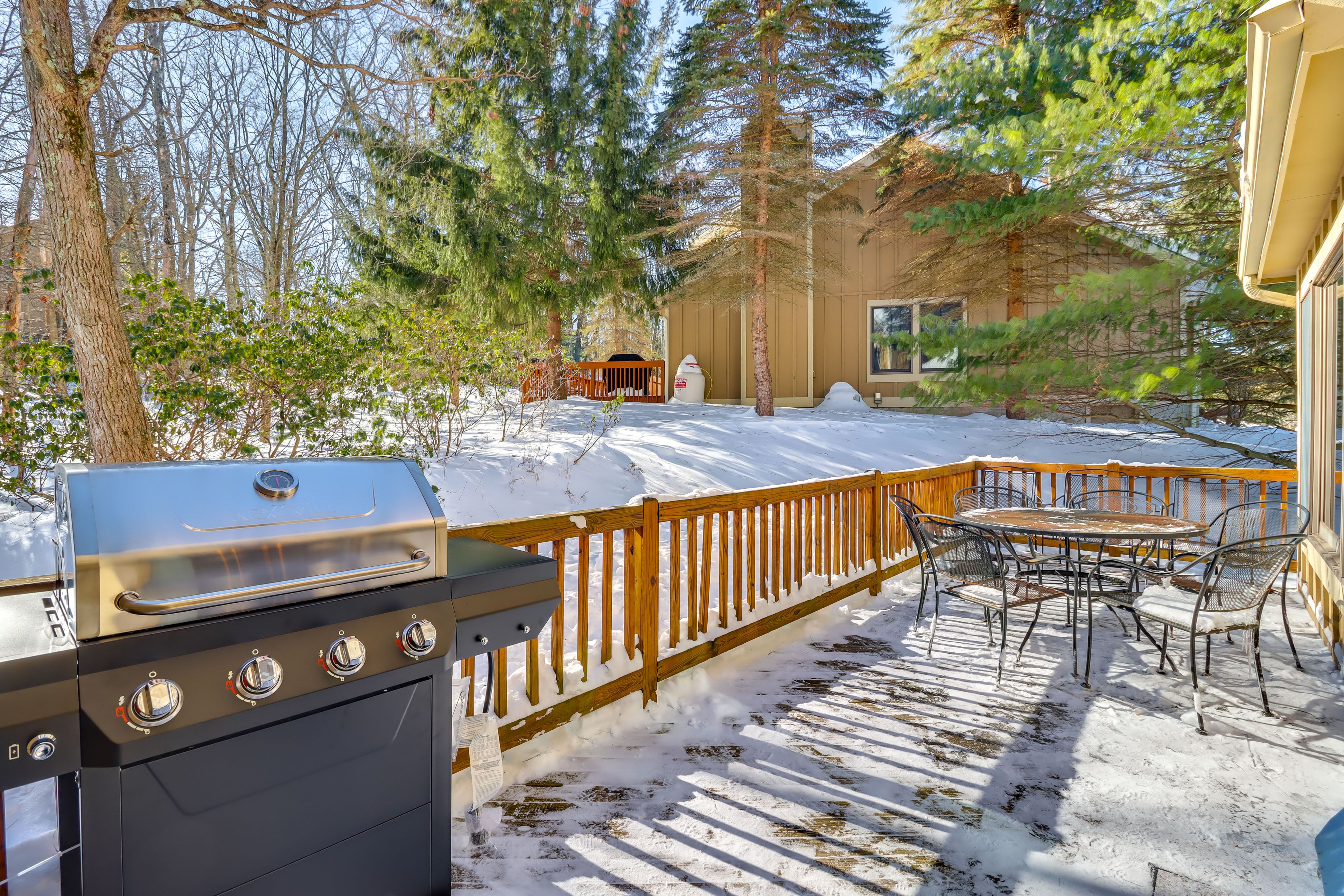 Private Deck