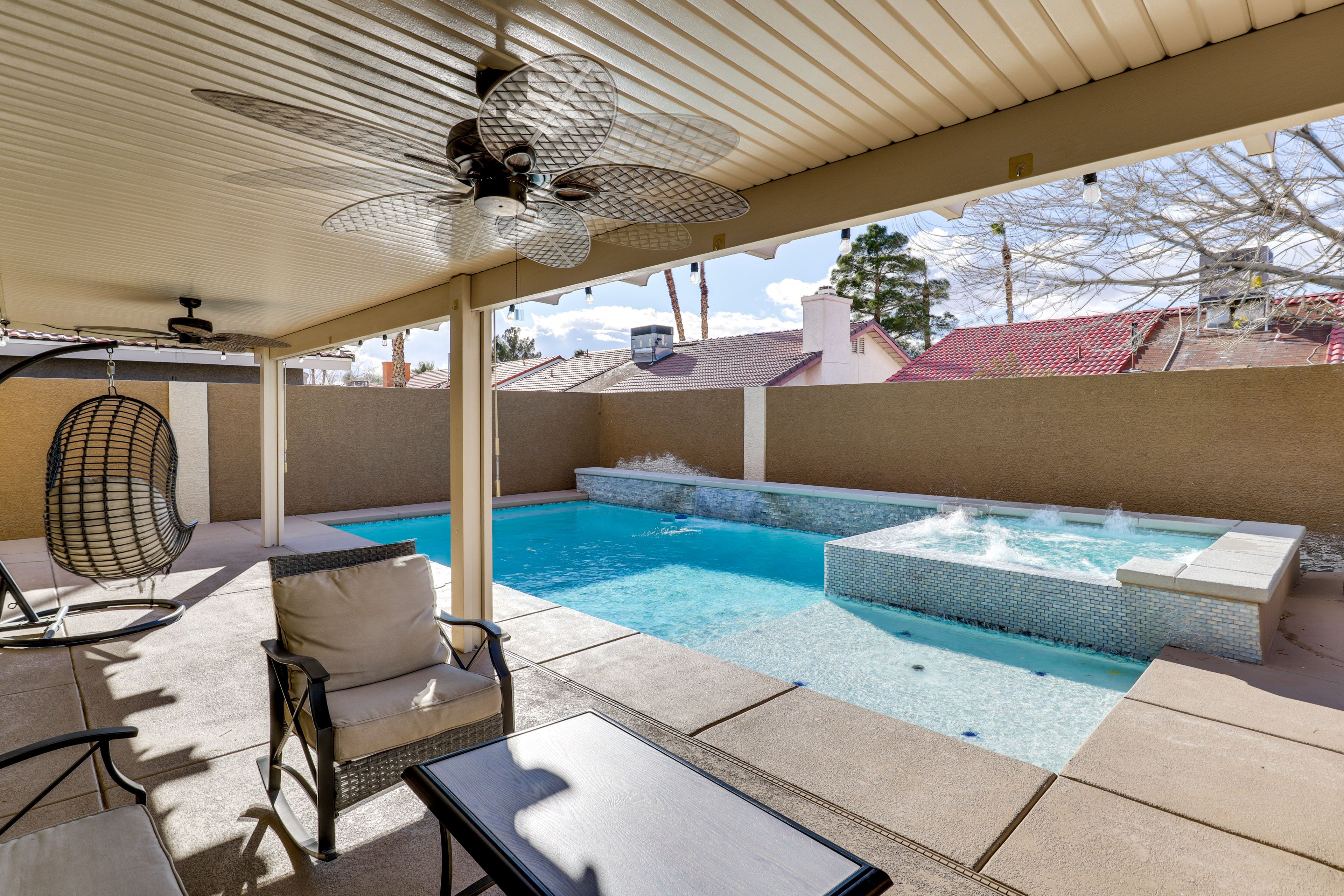 Private Pool & Hot Tub