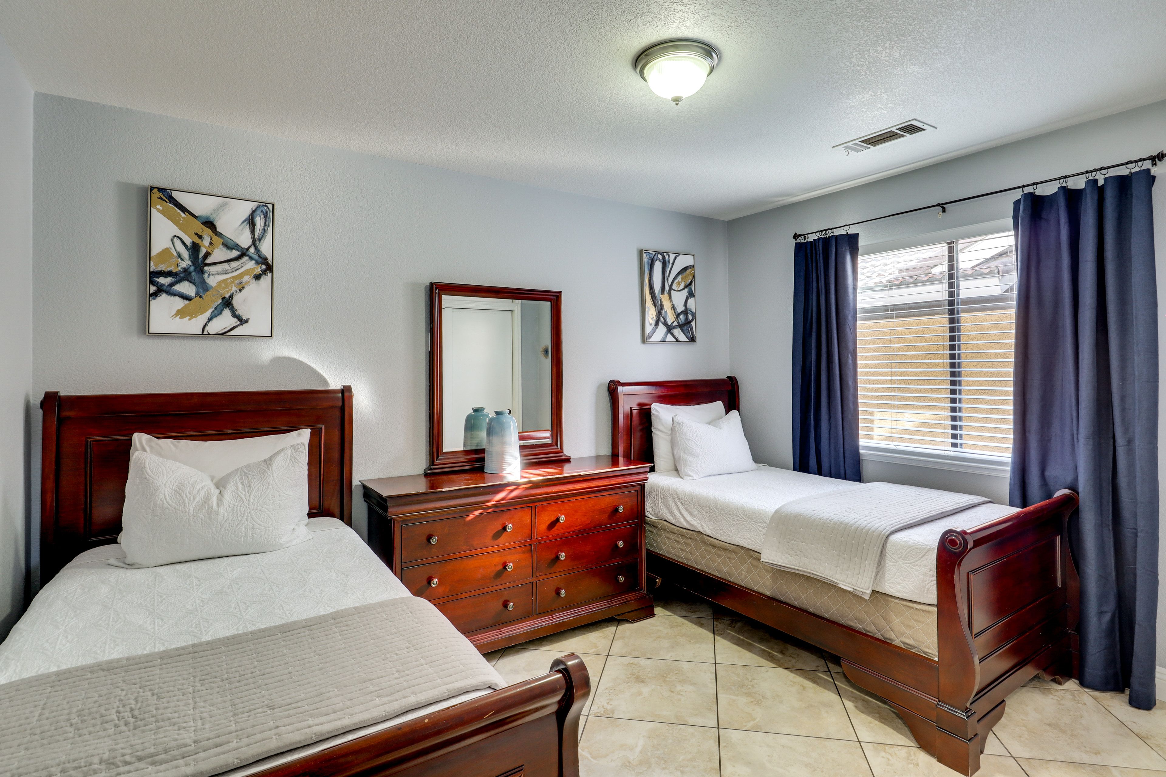 Bedroom 3 | 2 Twin Beds