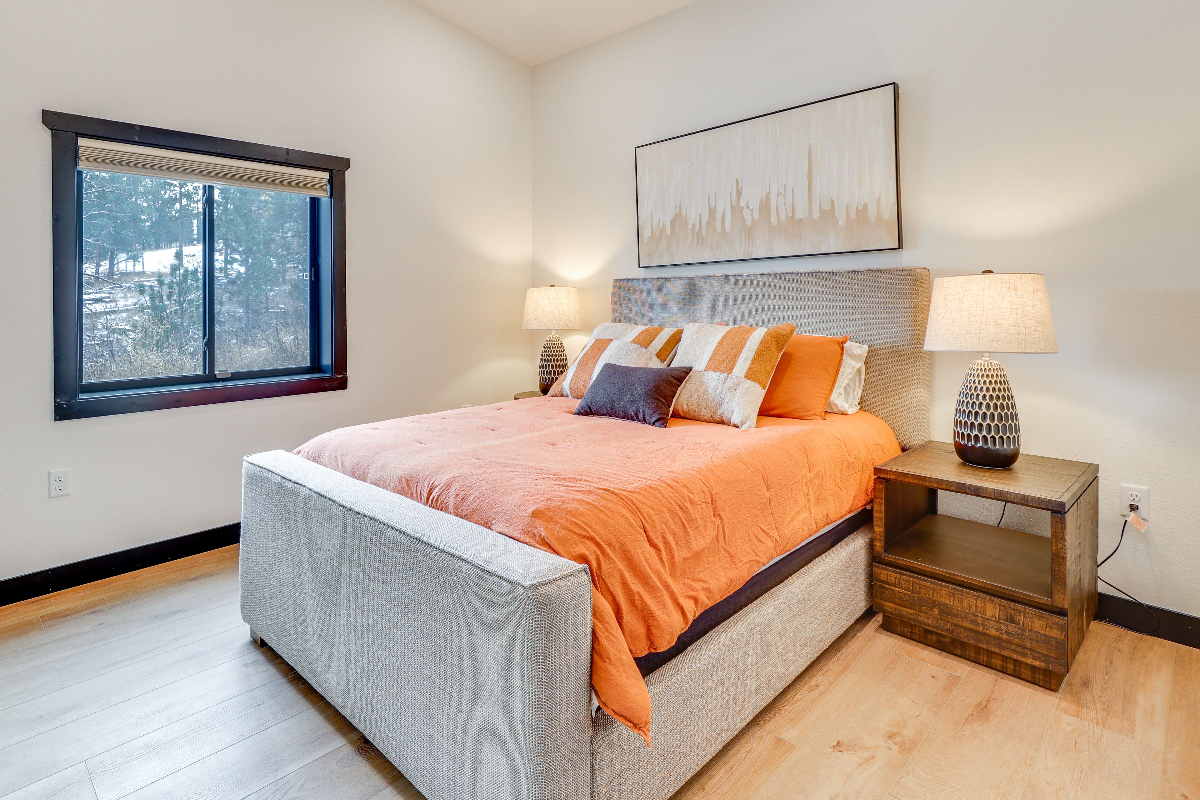 Bedroom 3 | Queen Bed