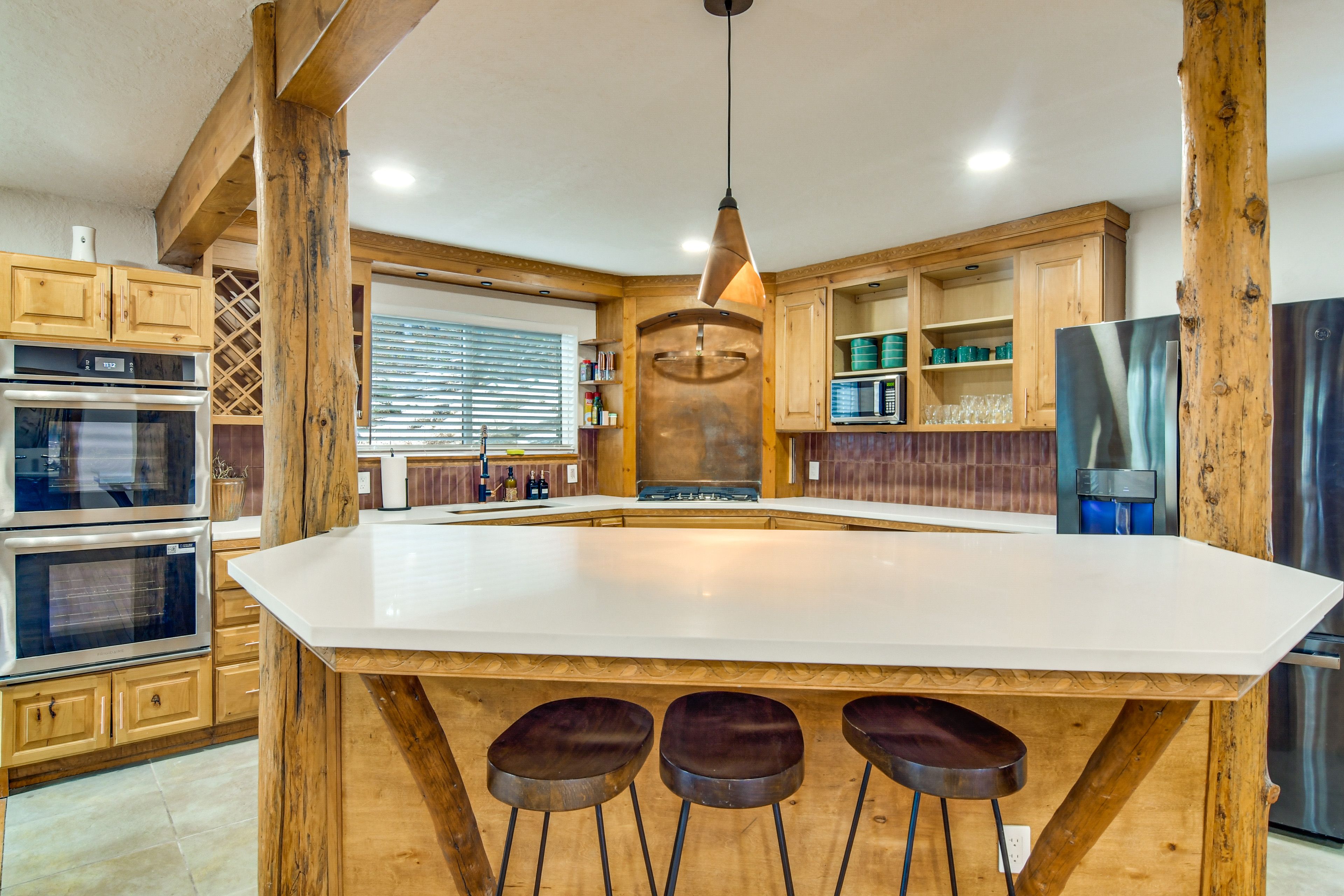 Kitchen | Stove | Dishwasher | Main Level