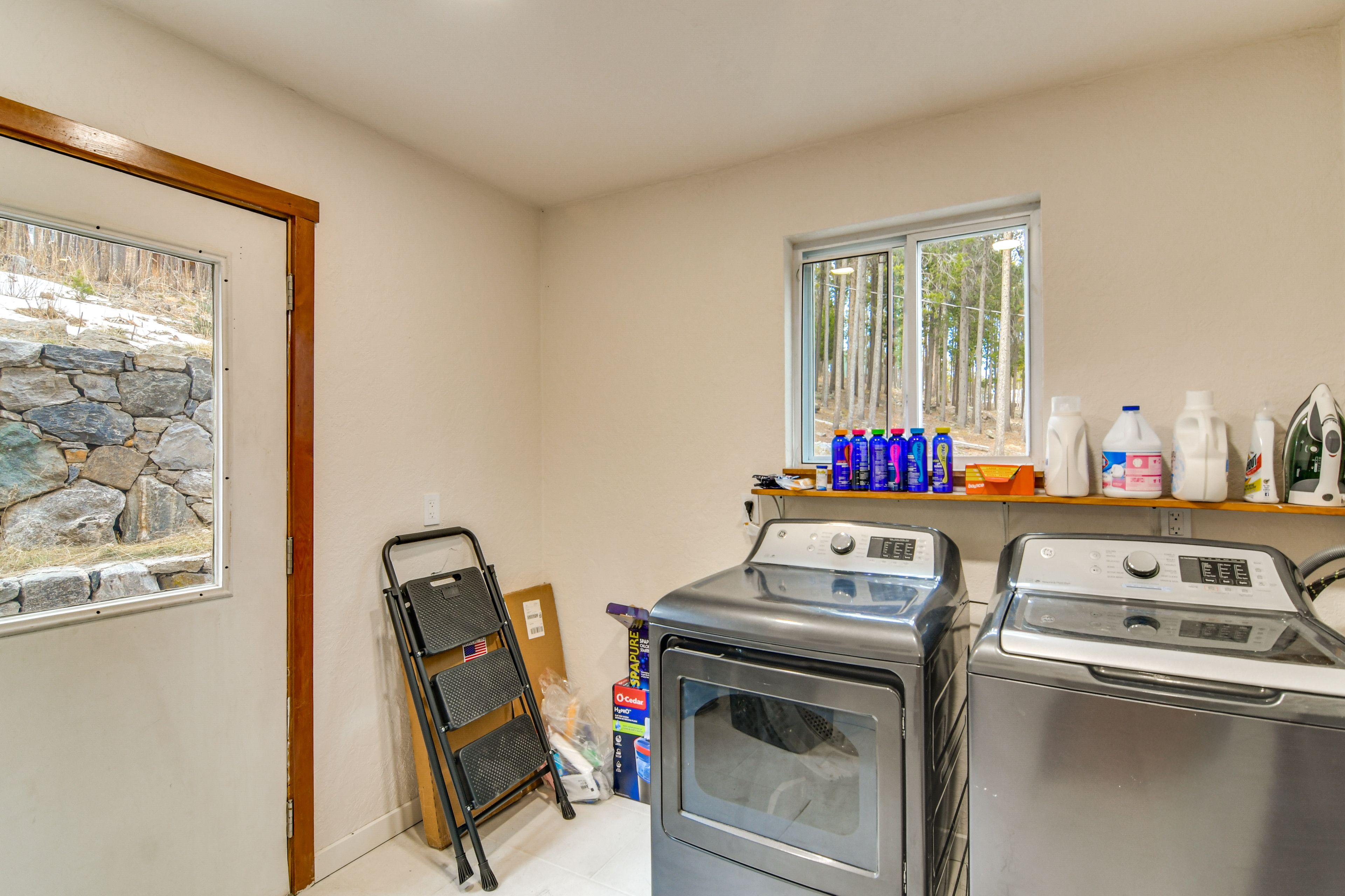 Laundry Room | Main Level