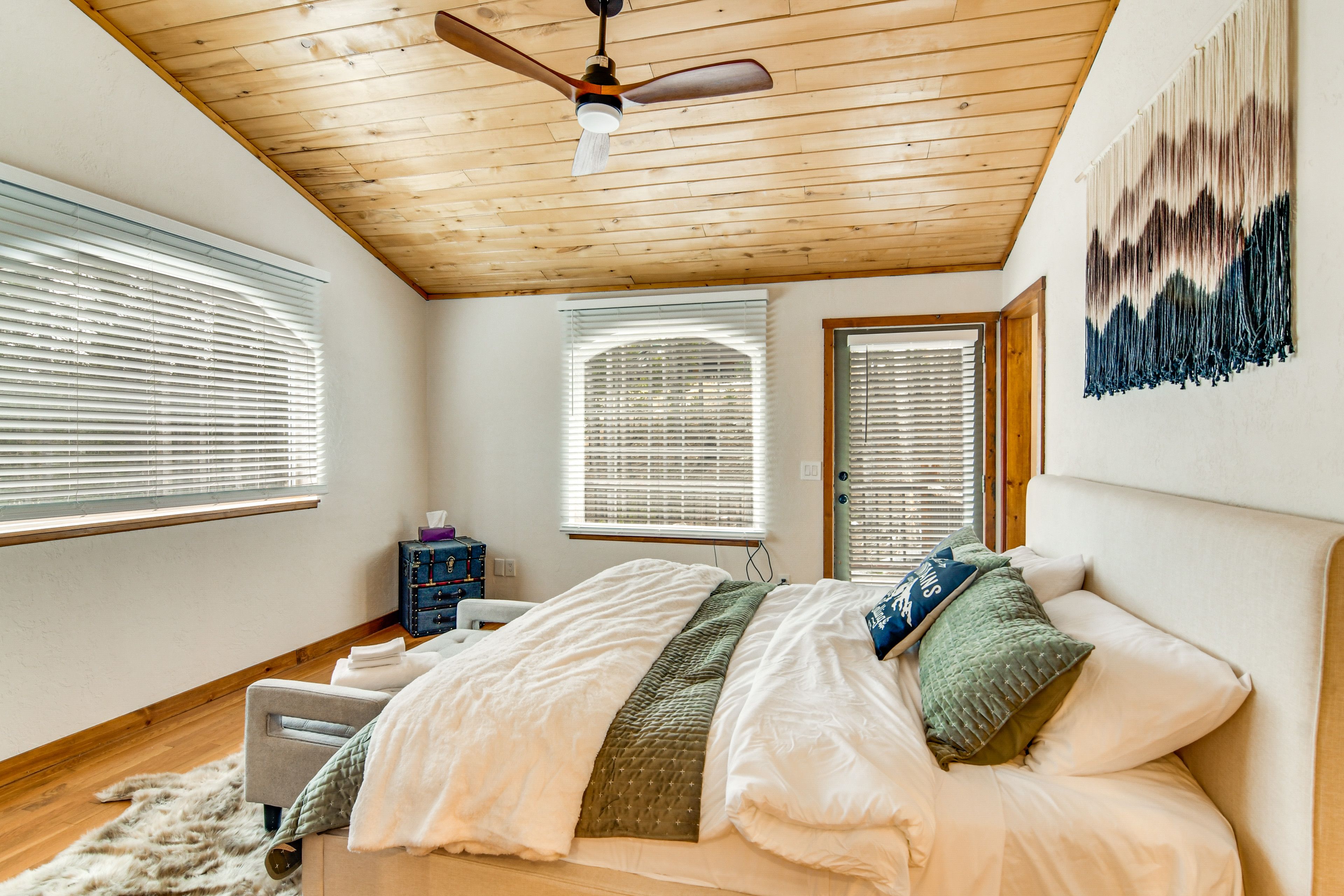 Bedroom 1 | King Bed | Upper Level