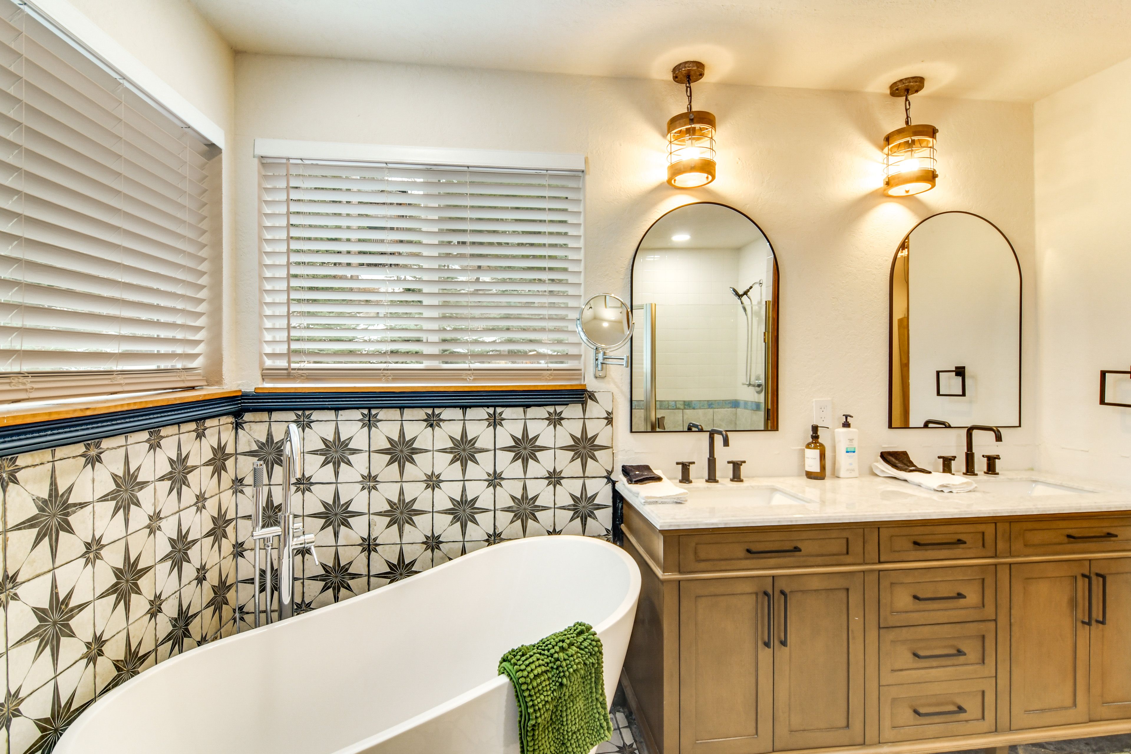 En-Suite Bathroom | Dual Showers | Upper Level