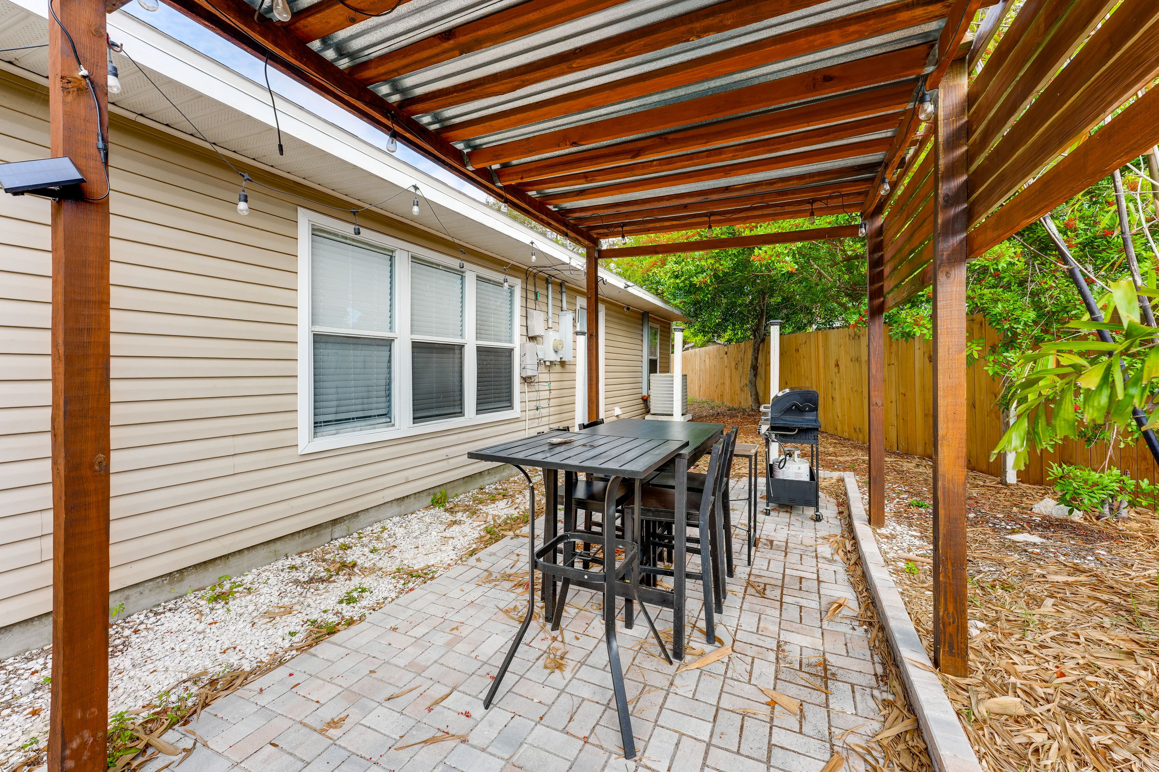 Patio | Gas Grill | Dining Space