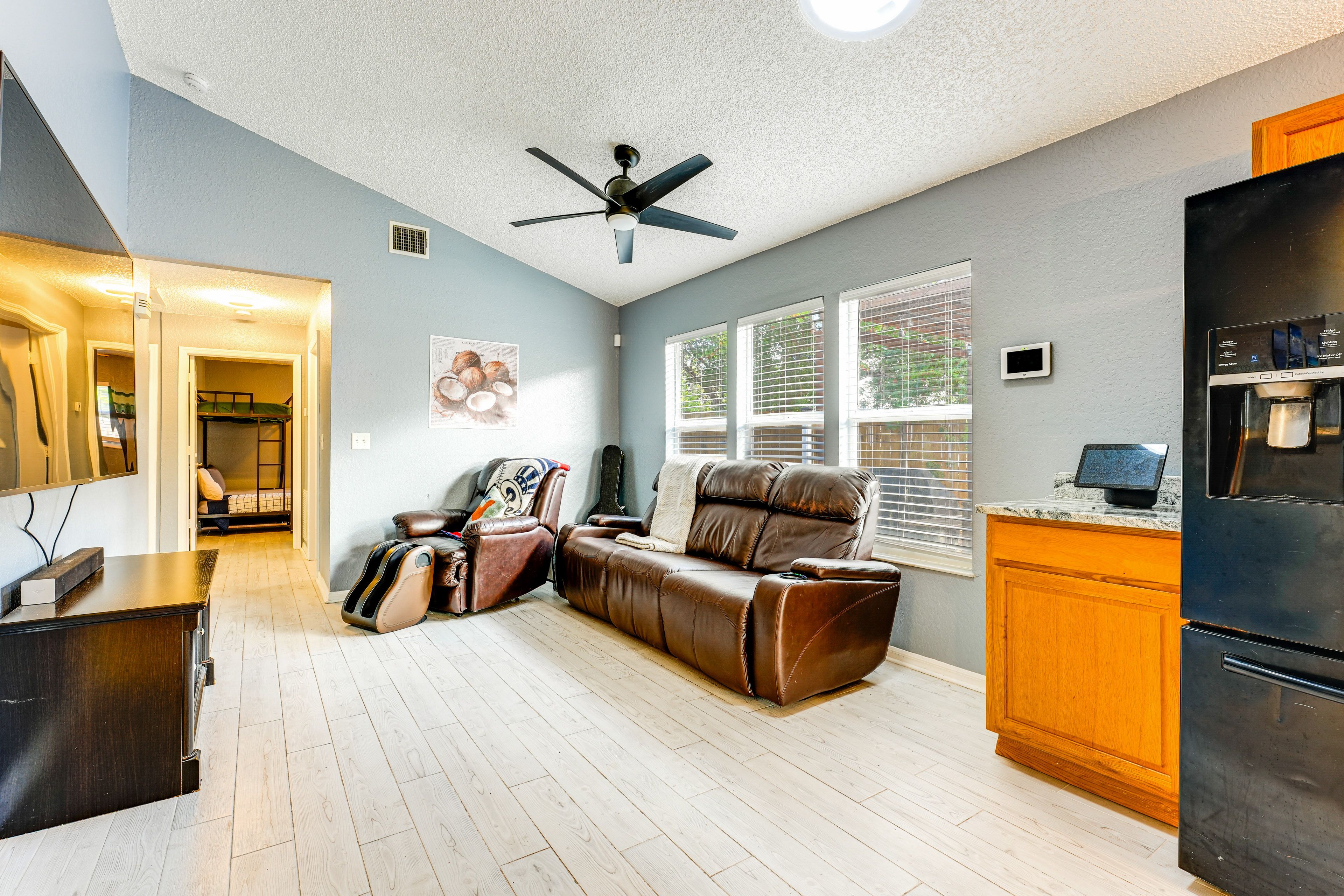 Living Room | Central Heating & A/C | Free WiFi