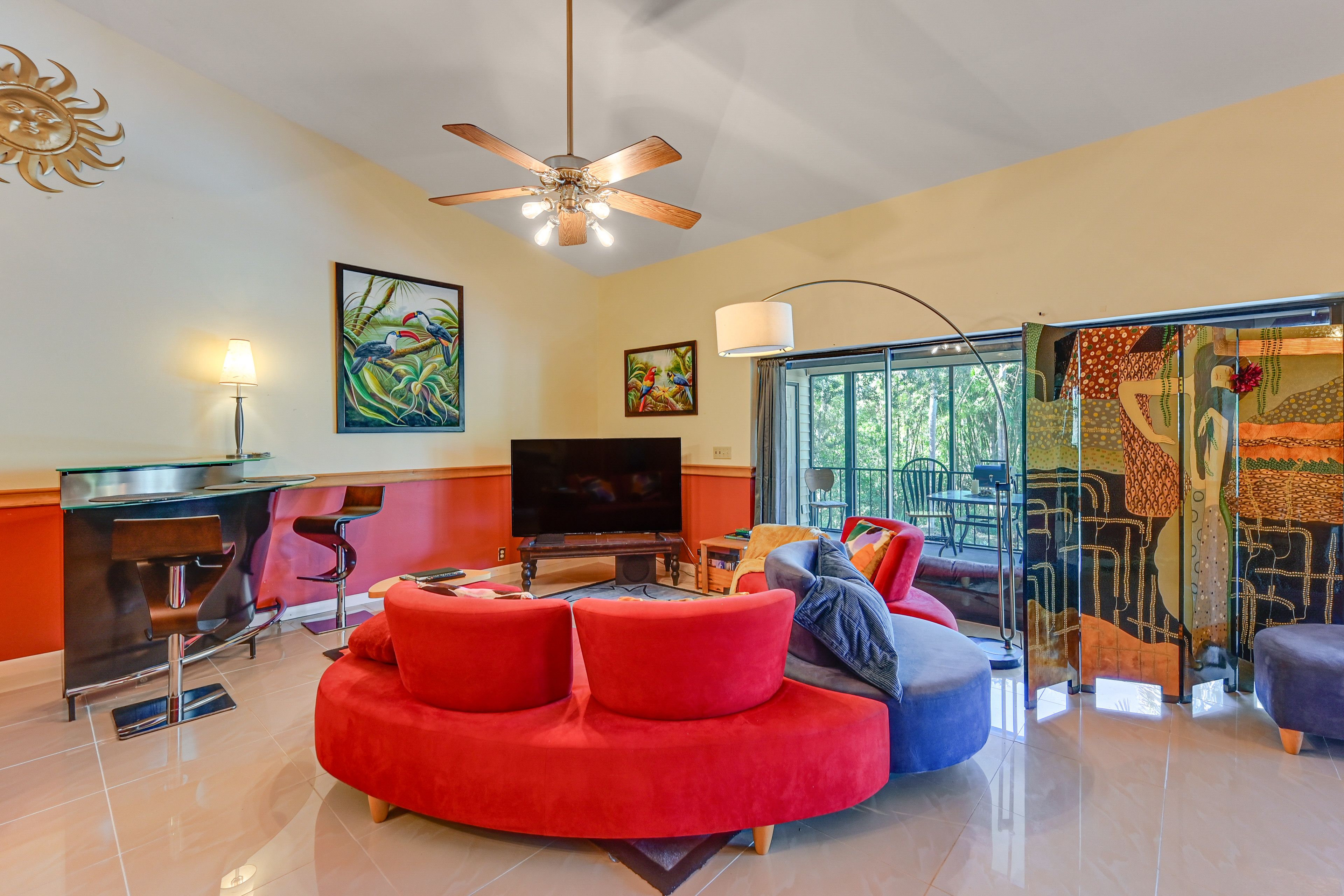 Living Room | Free WiFi