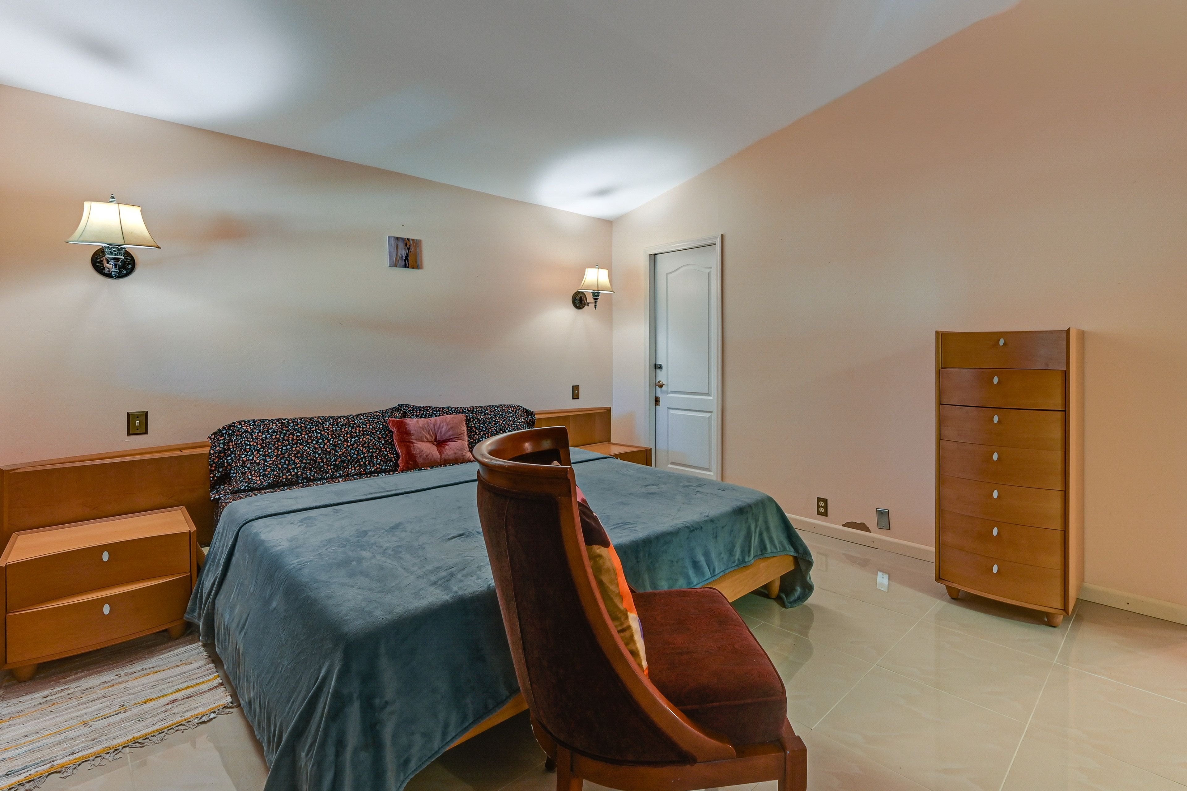 Bedroom 1 | King Bed | Linens Provided