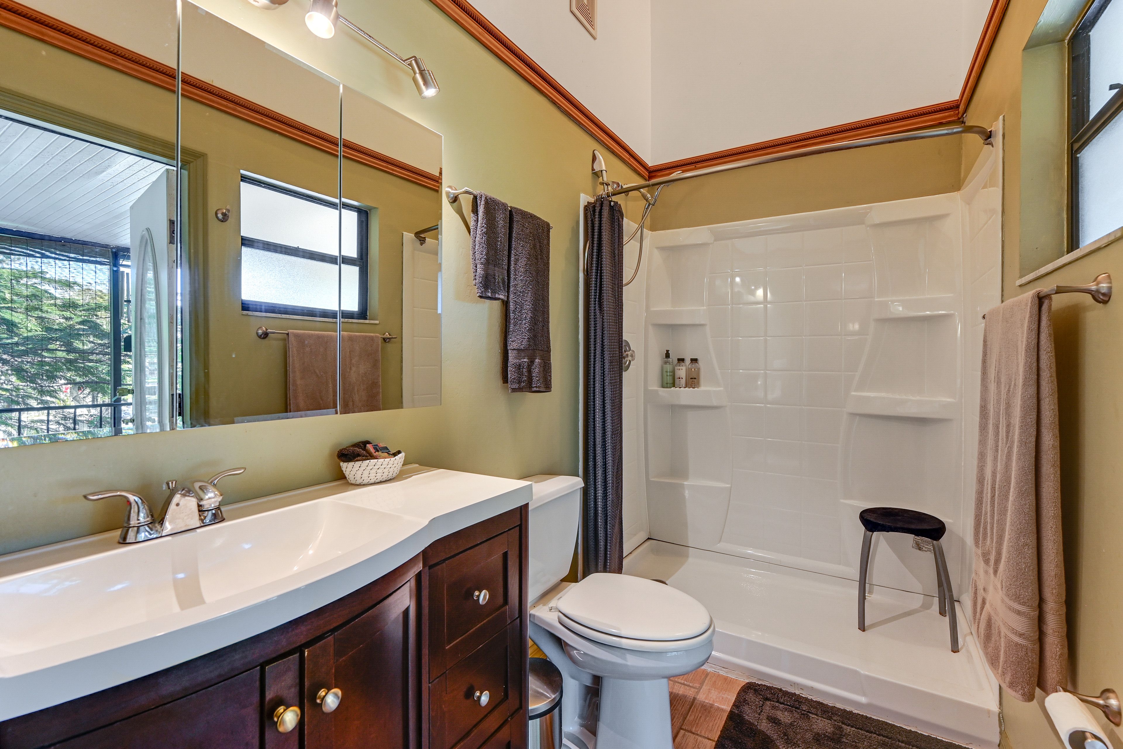 En-Suite Bathroom | Towels Provided
