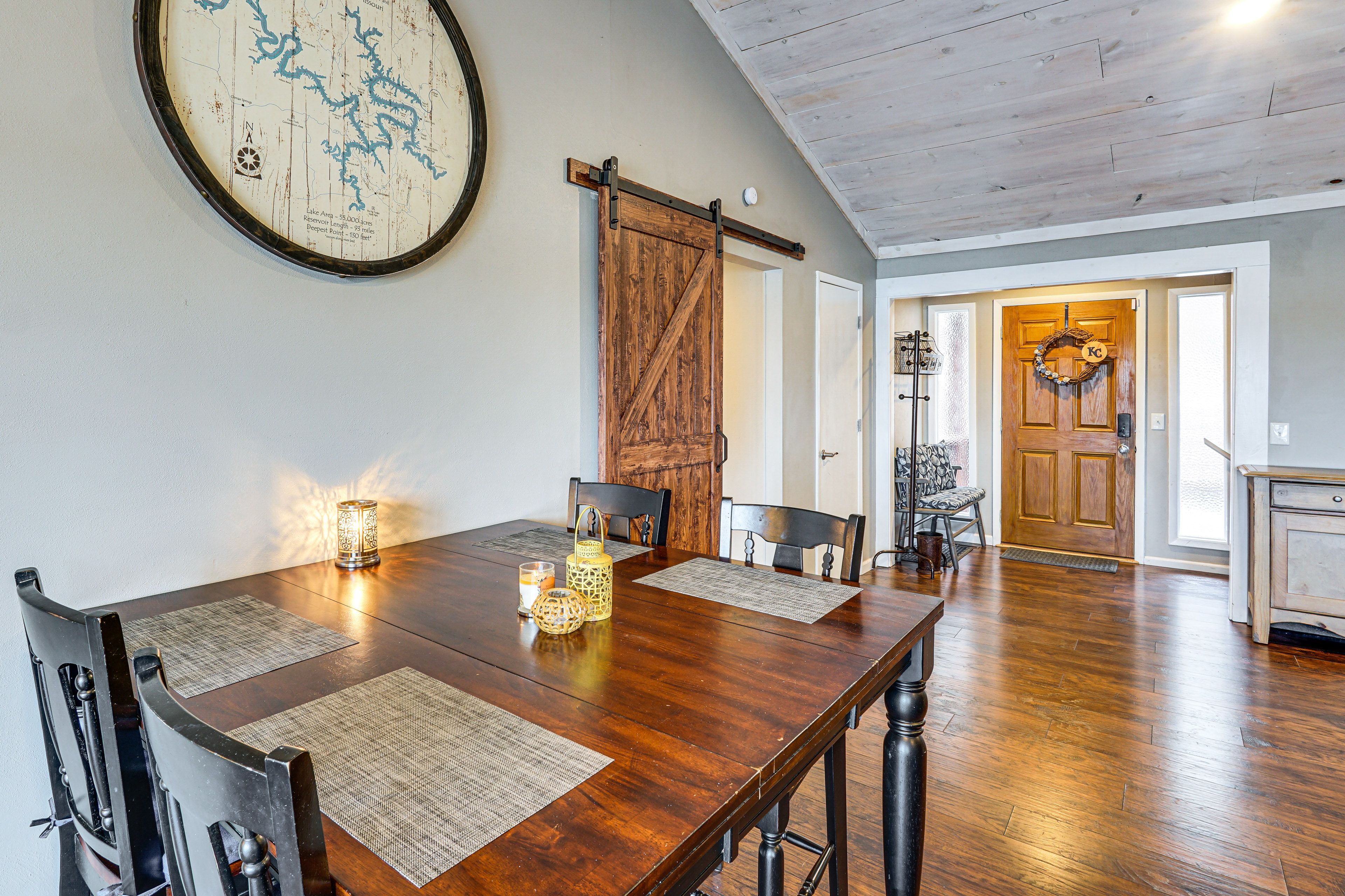 Dining Area | Main Level