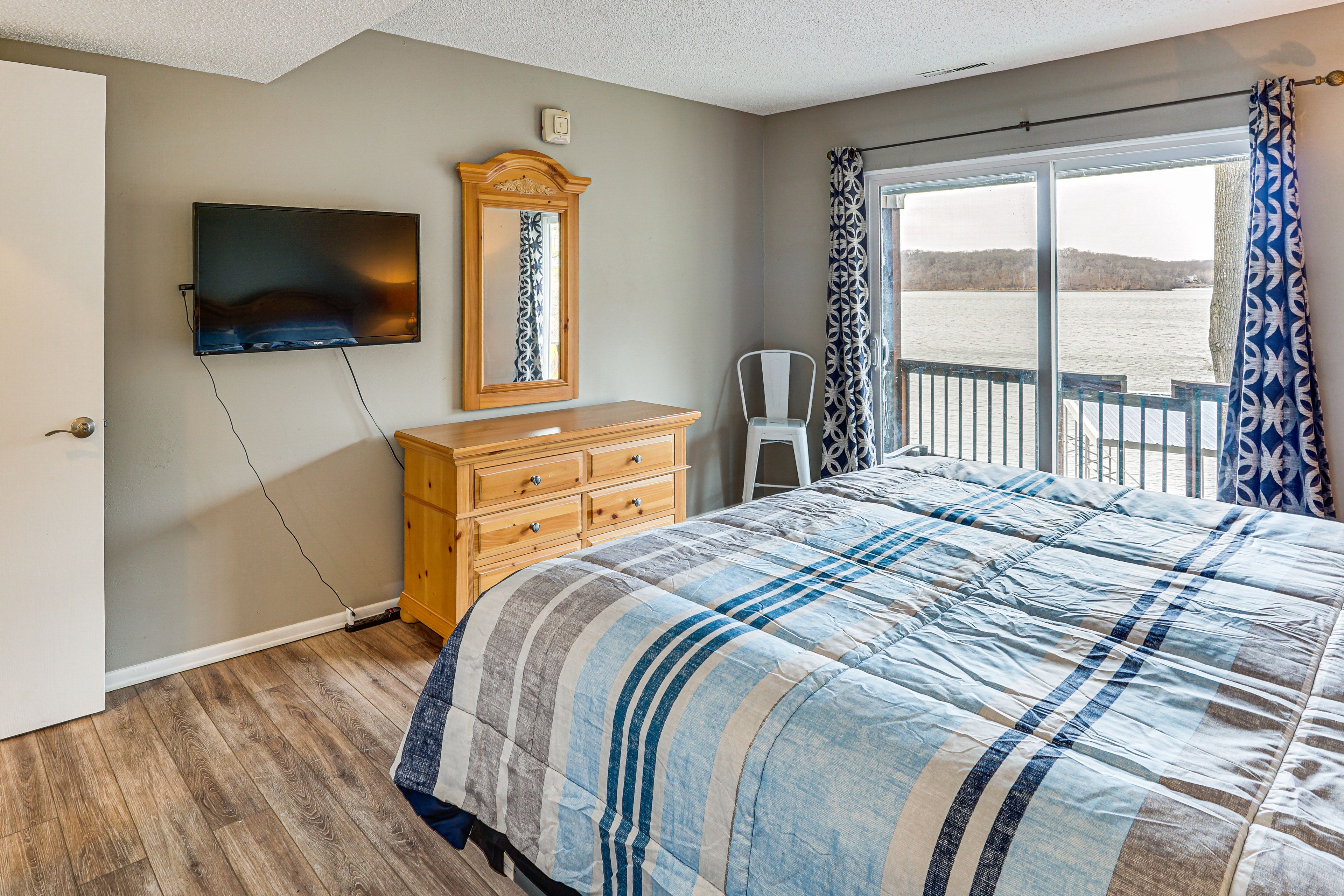 Bedroom 2 | King Bed | Lower Level