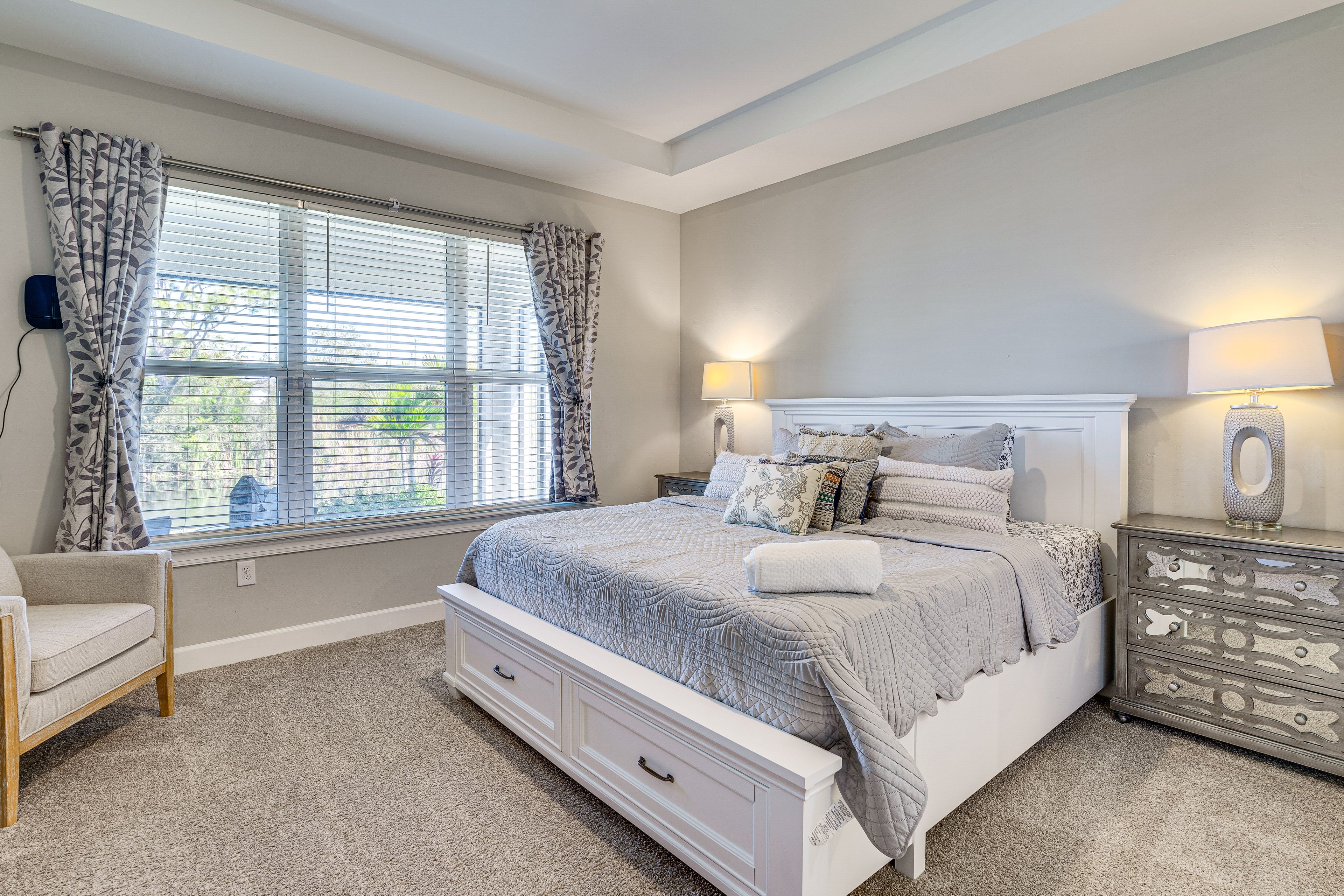 Bedroom 1 | King Bed