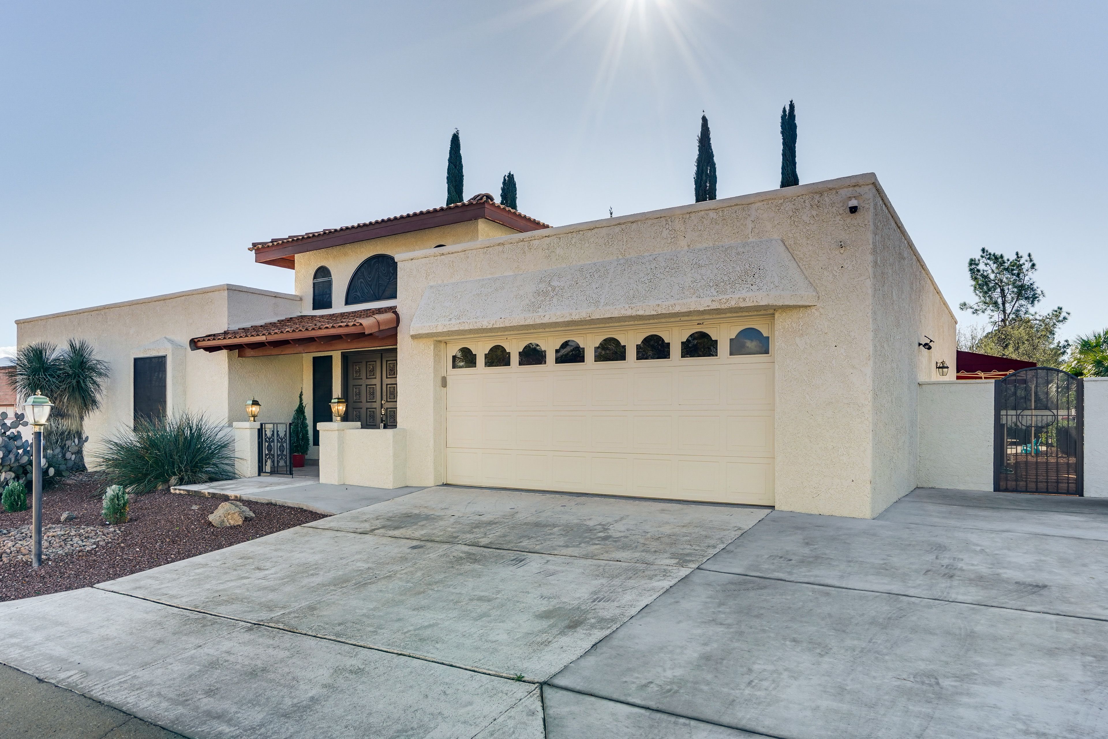 Parking | Driveway (4 Vehicles)