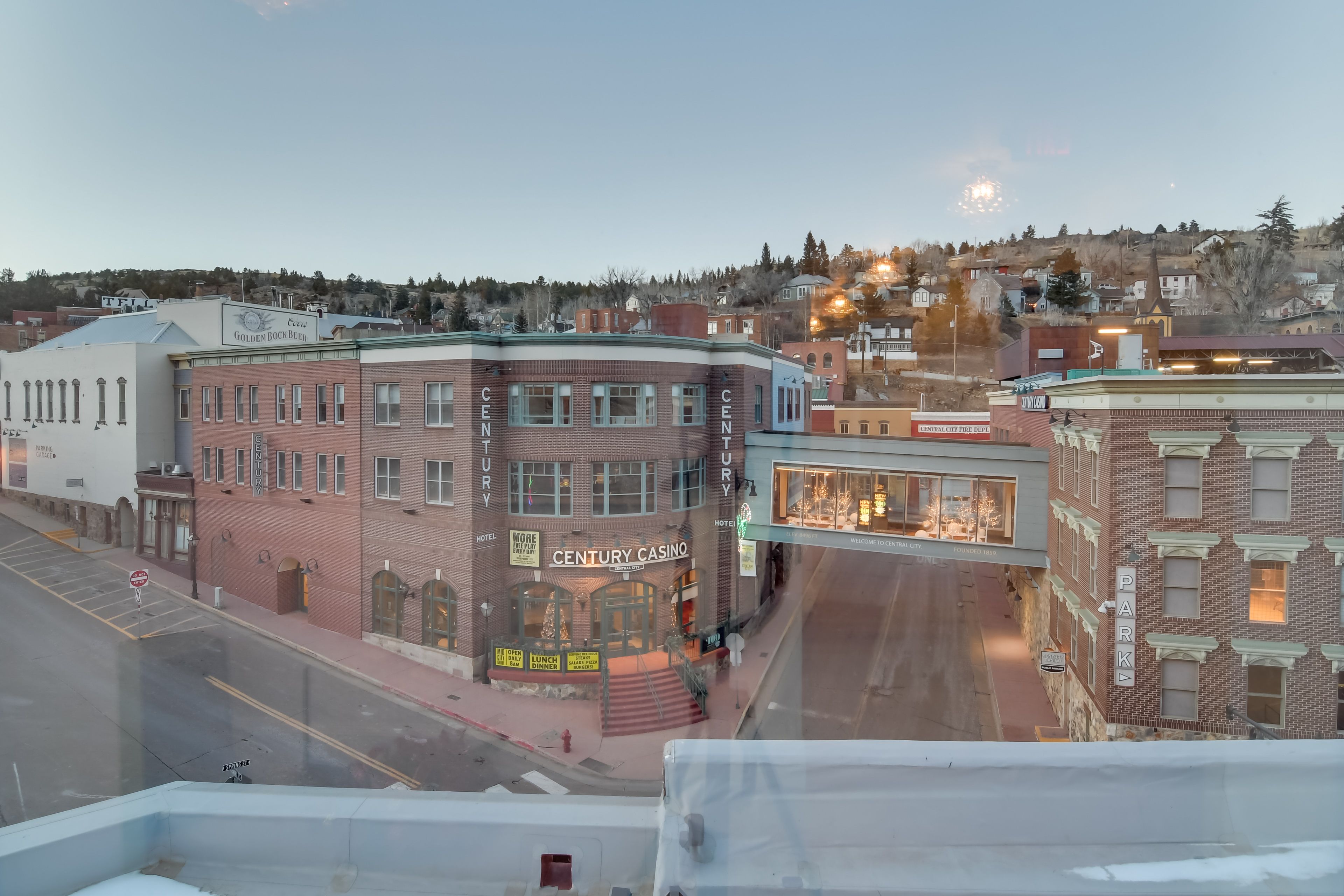 3rd-Story Unit | City & Mountain Views