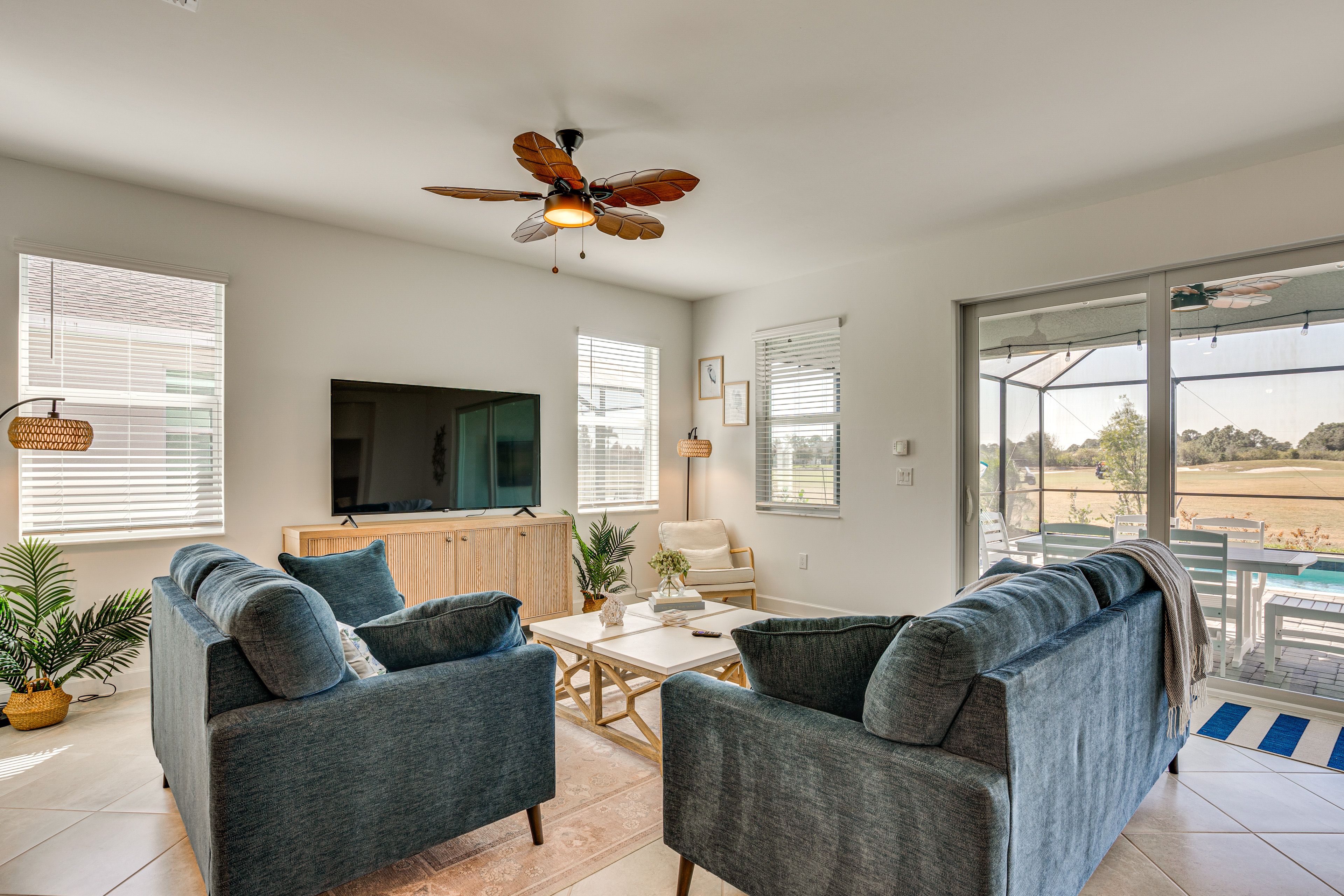 Living Room | Queen Sleeper Sofa