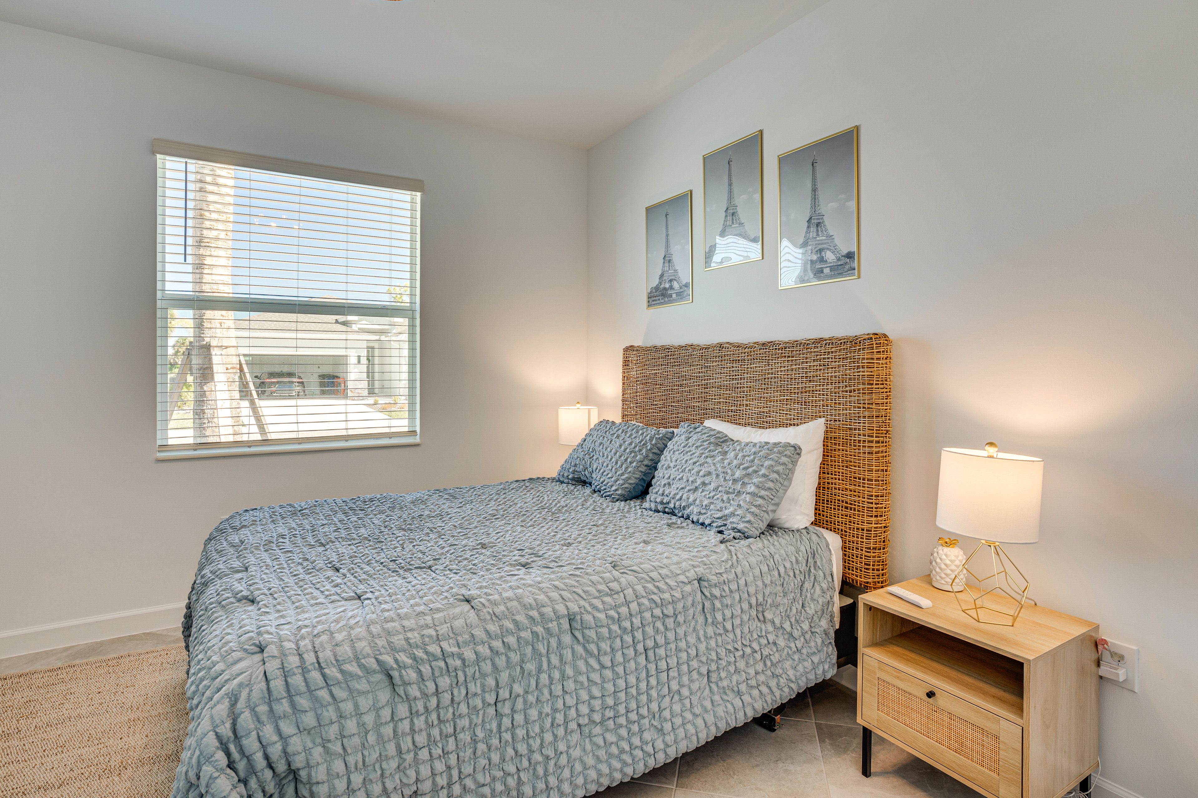 Bedroom 2 | Queen Bed