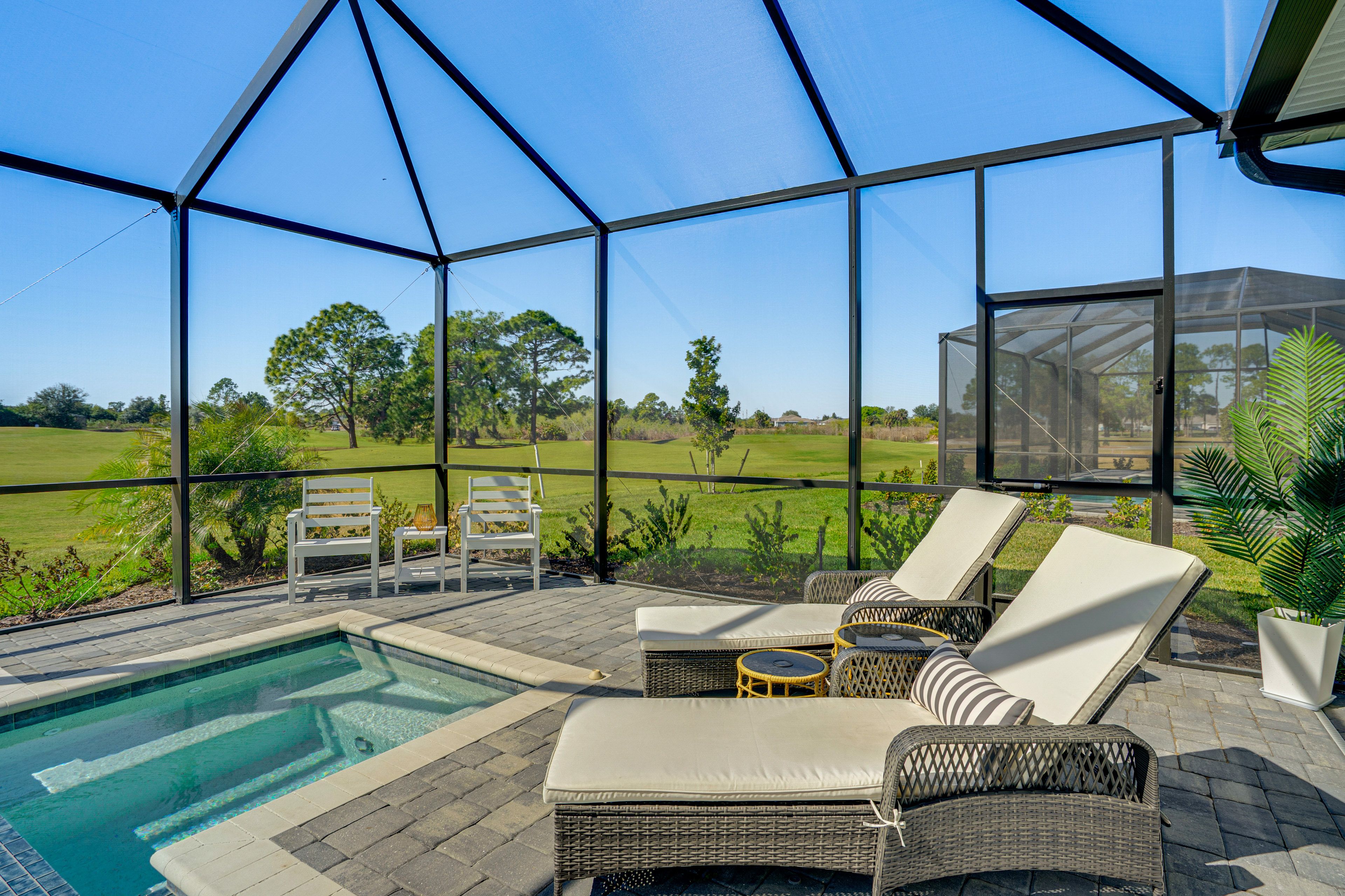 Screened-In Lanai | Pool & Hot Tub (Heated w/ Fee)