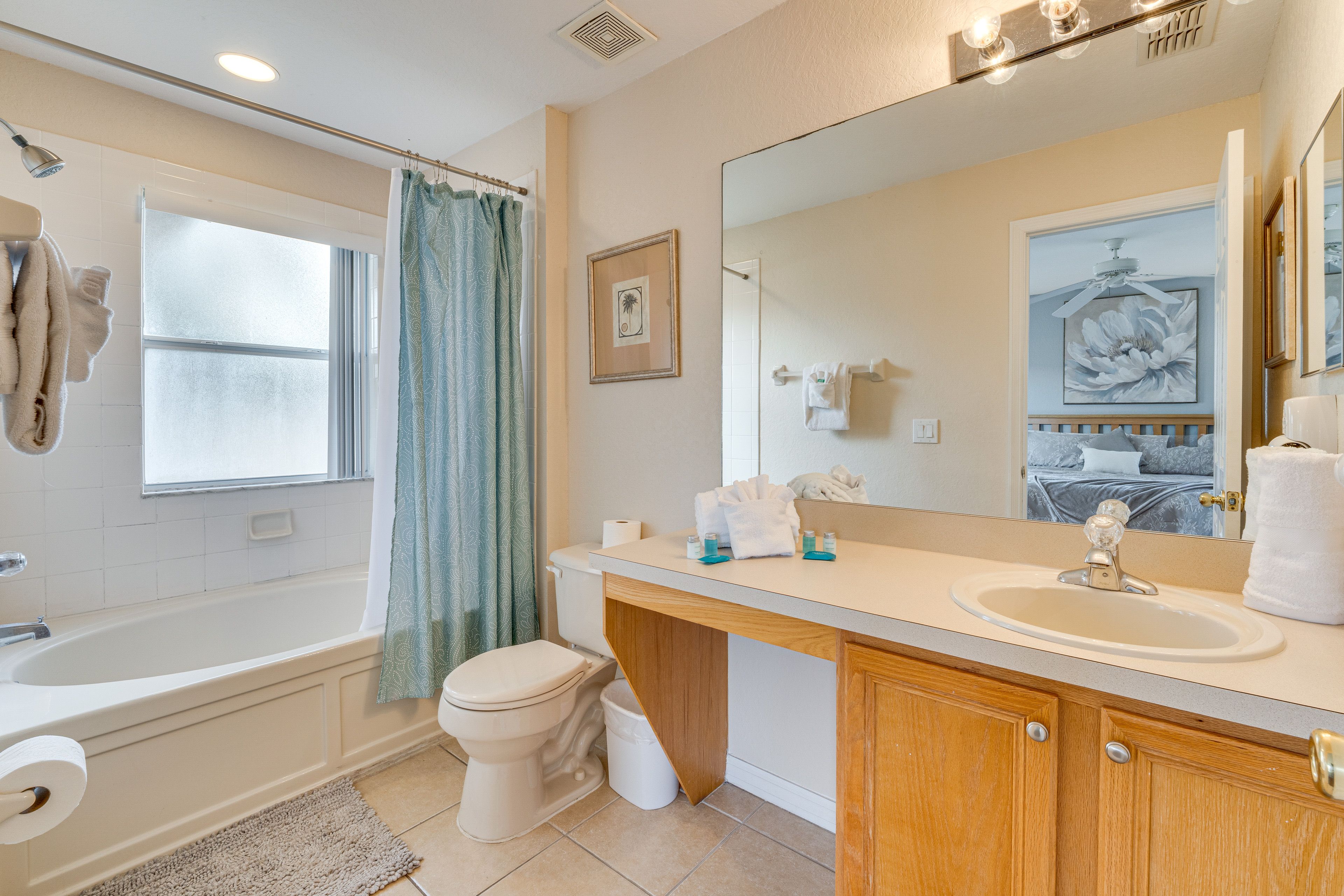 En-Suite Bathroom | 2nd Floor