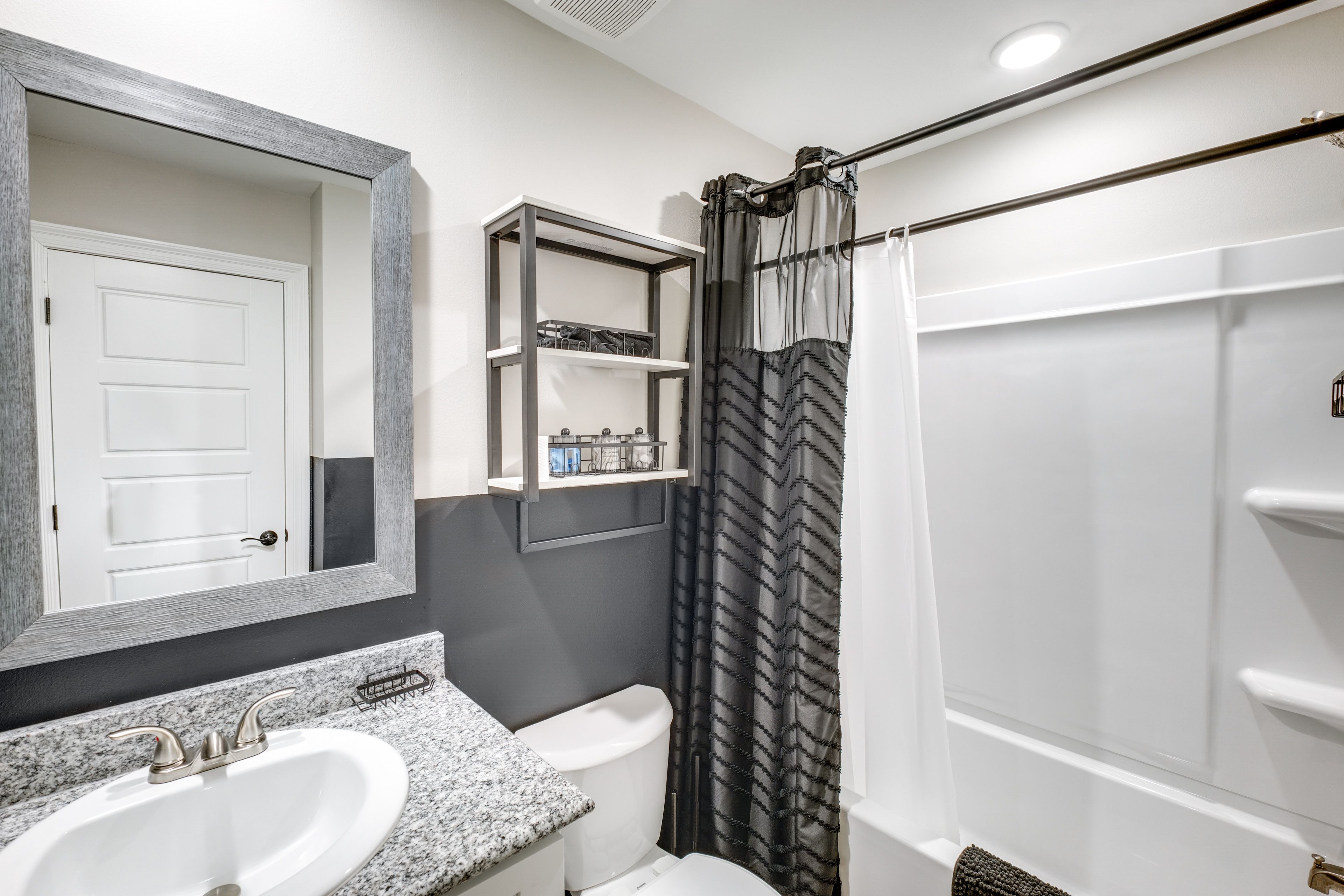 Full Bathroom | 2nd Floor