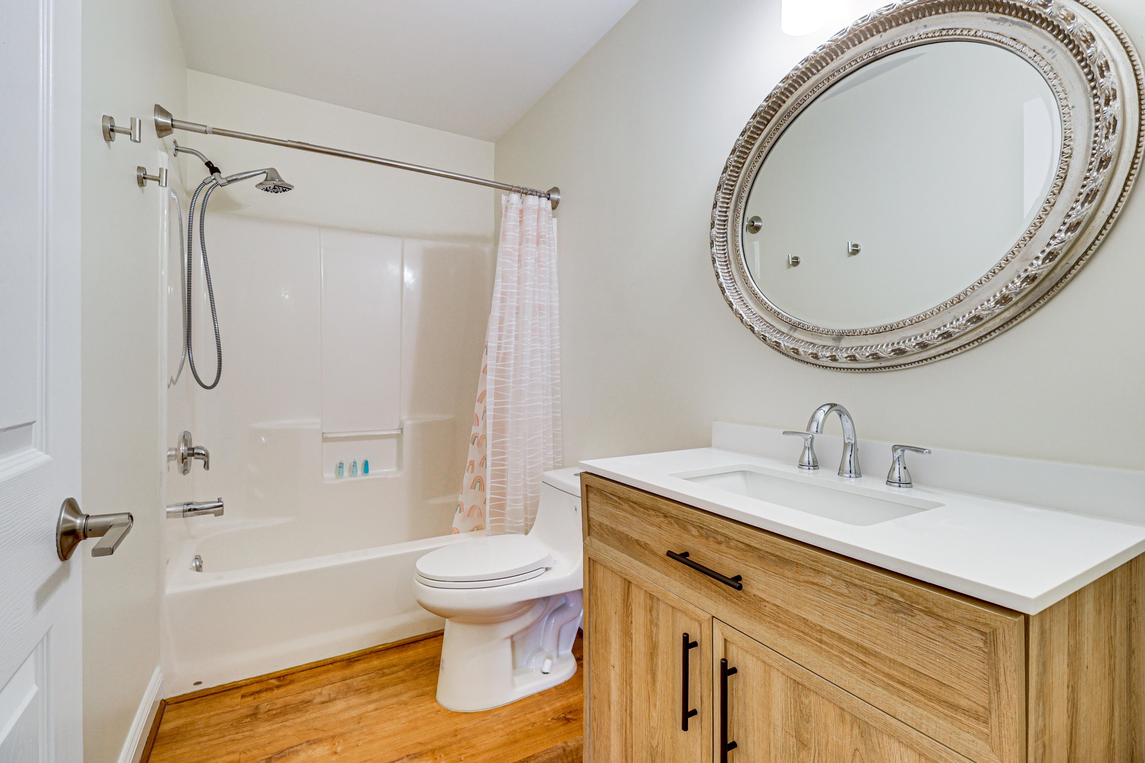 Bathroom | 2nd Floor