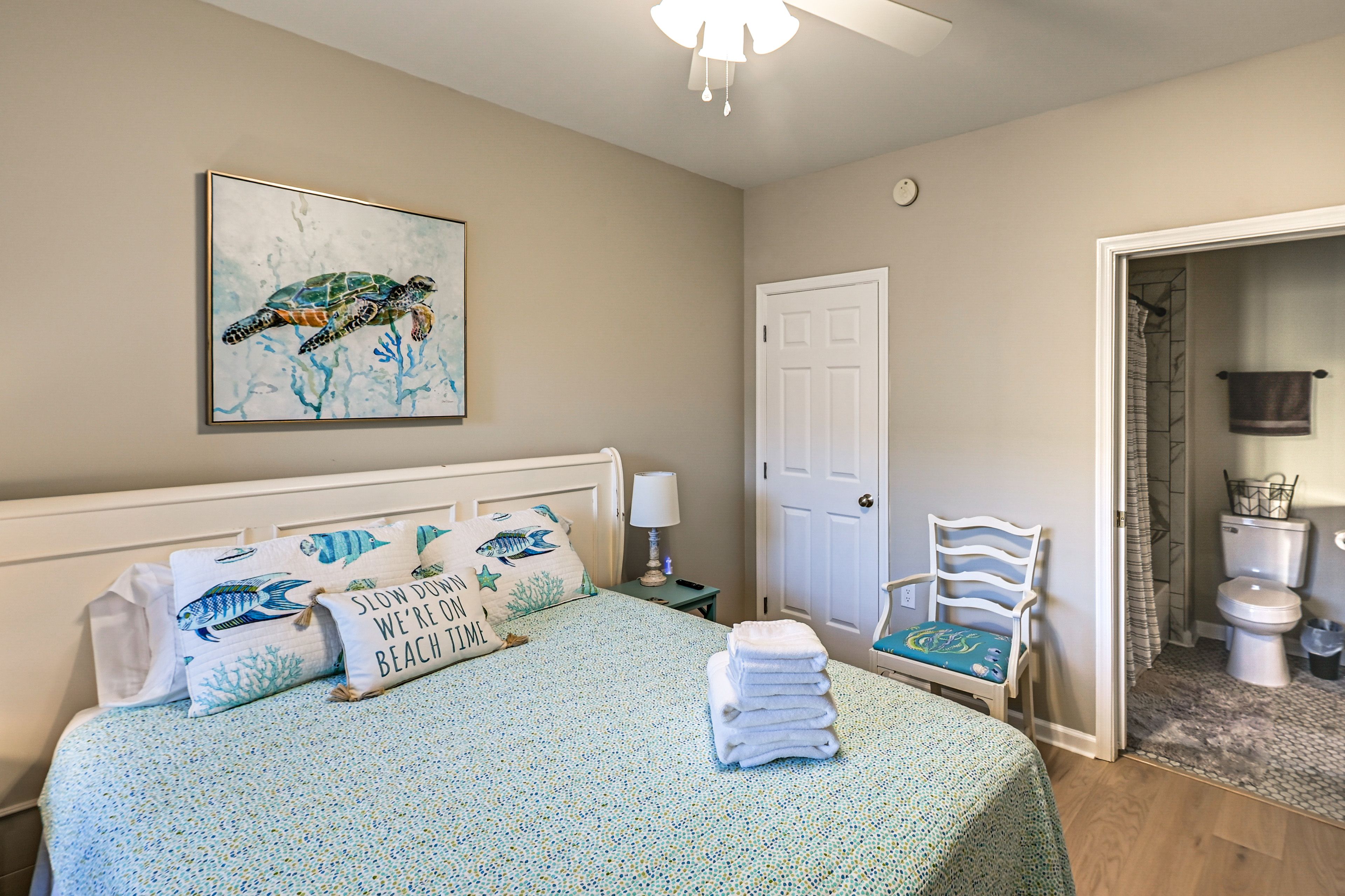 Bedroom 2 | Queen Bed