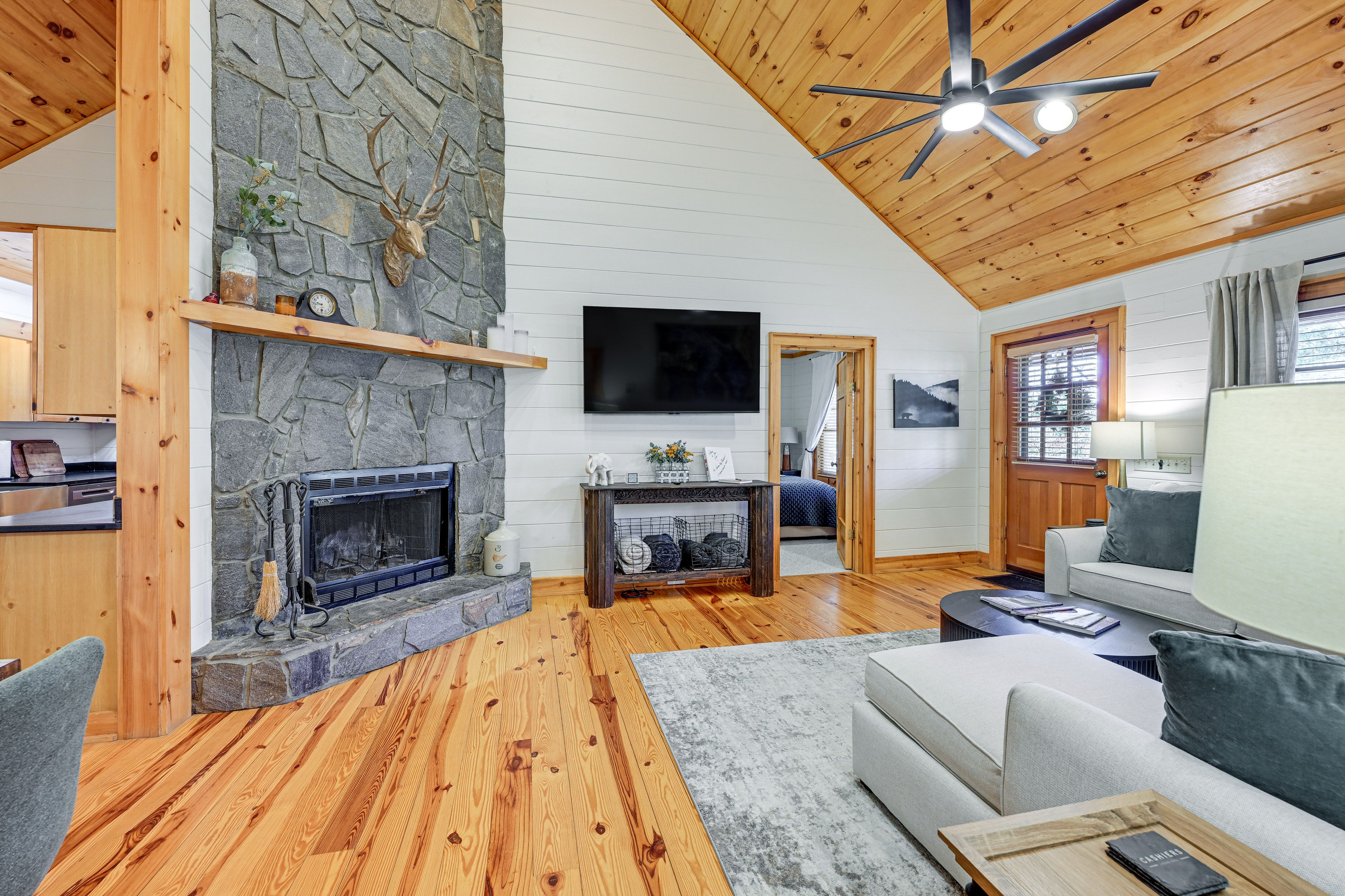 Living Room | Single-Story Cabin | Smart TV | Wood Fireplace