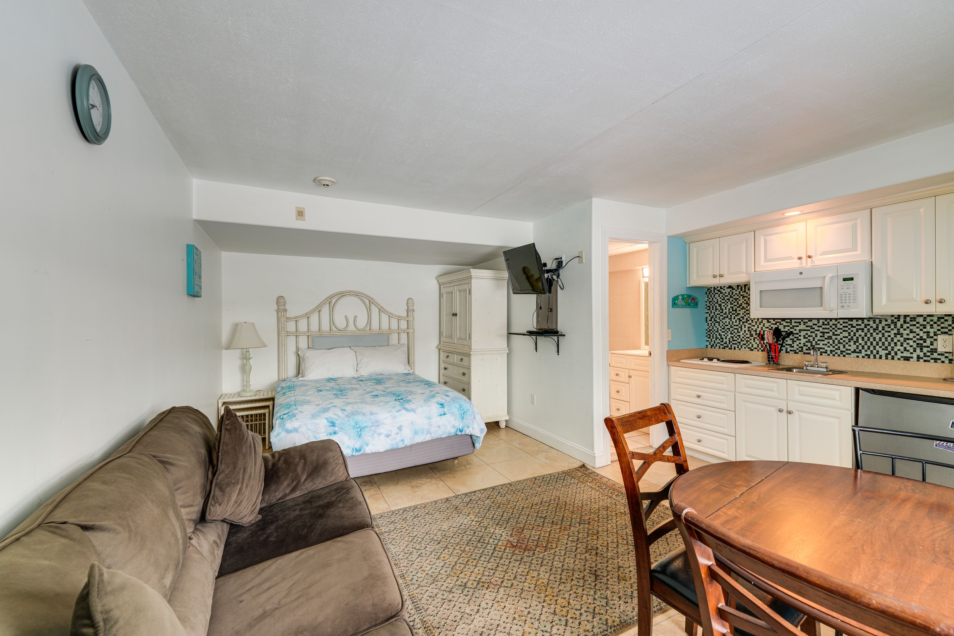 Studio Interior | Single-Story Unit on 1st Floor