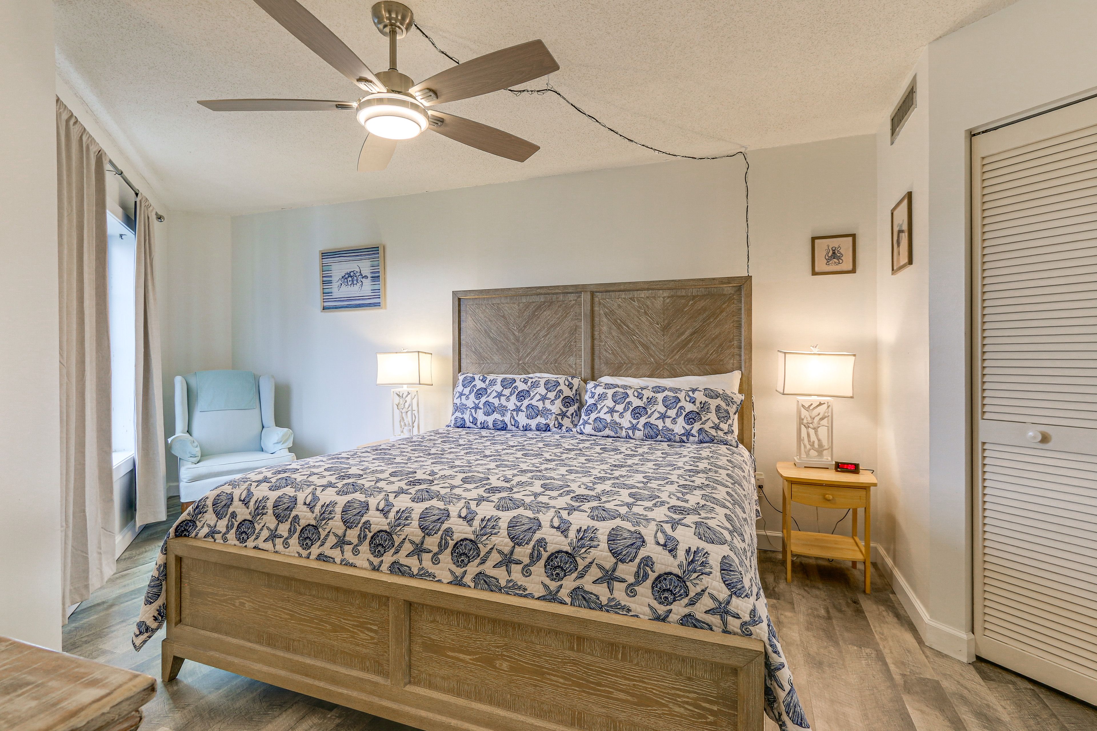 Bedroom 1 | King Bed | Linens Provided