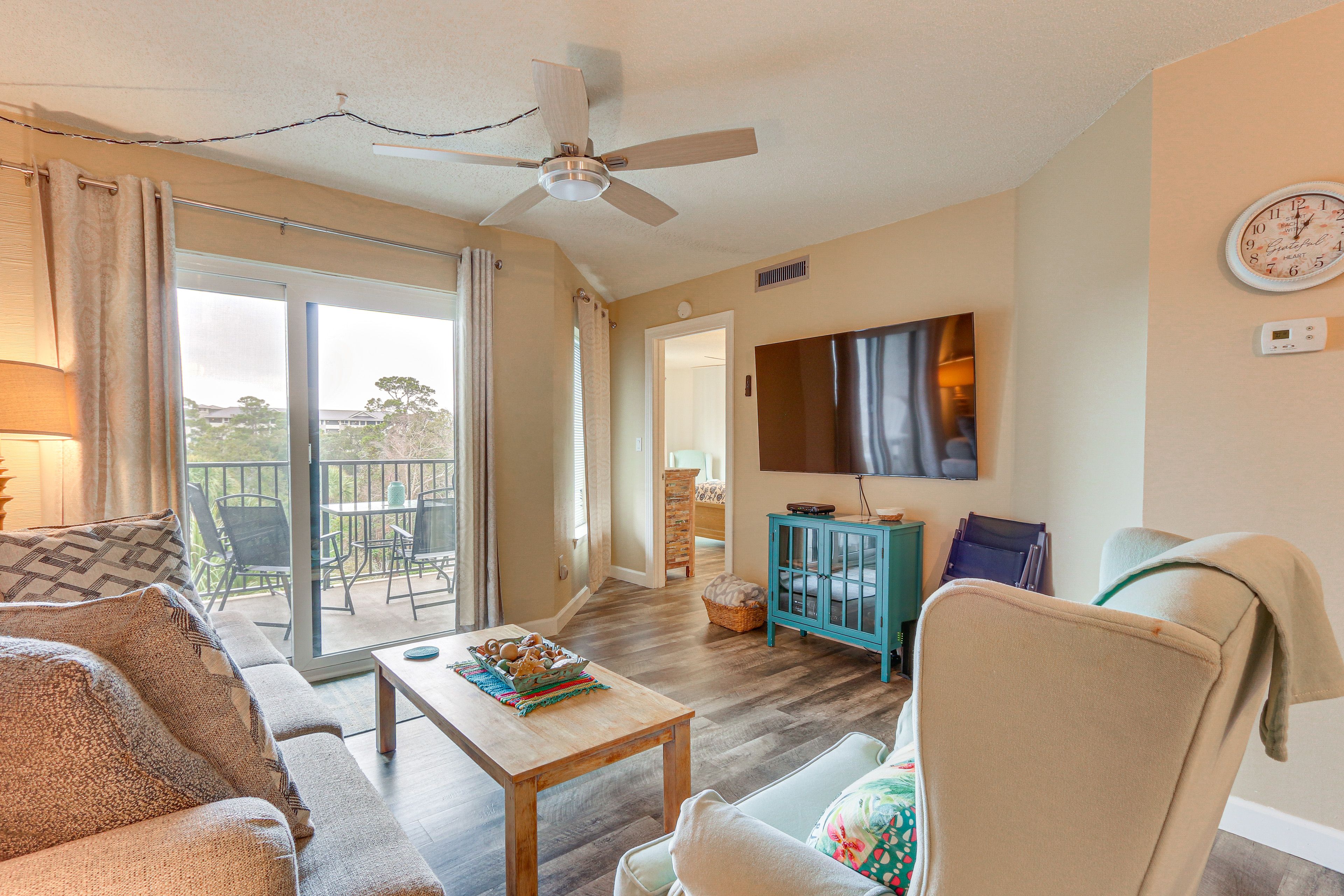 Living Room | Free WiFi