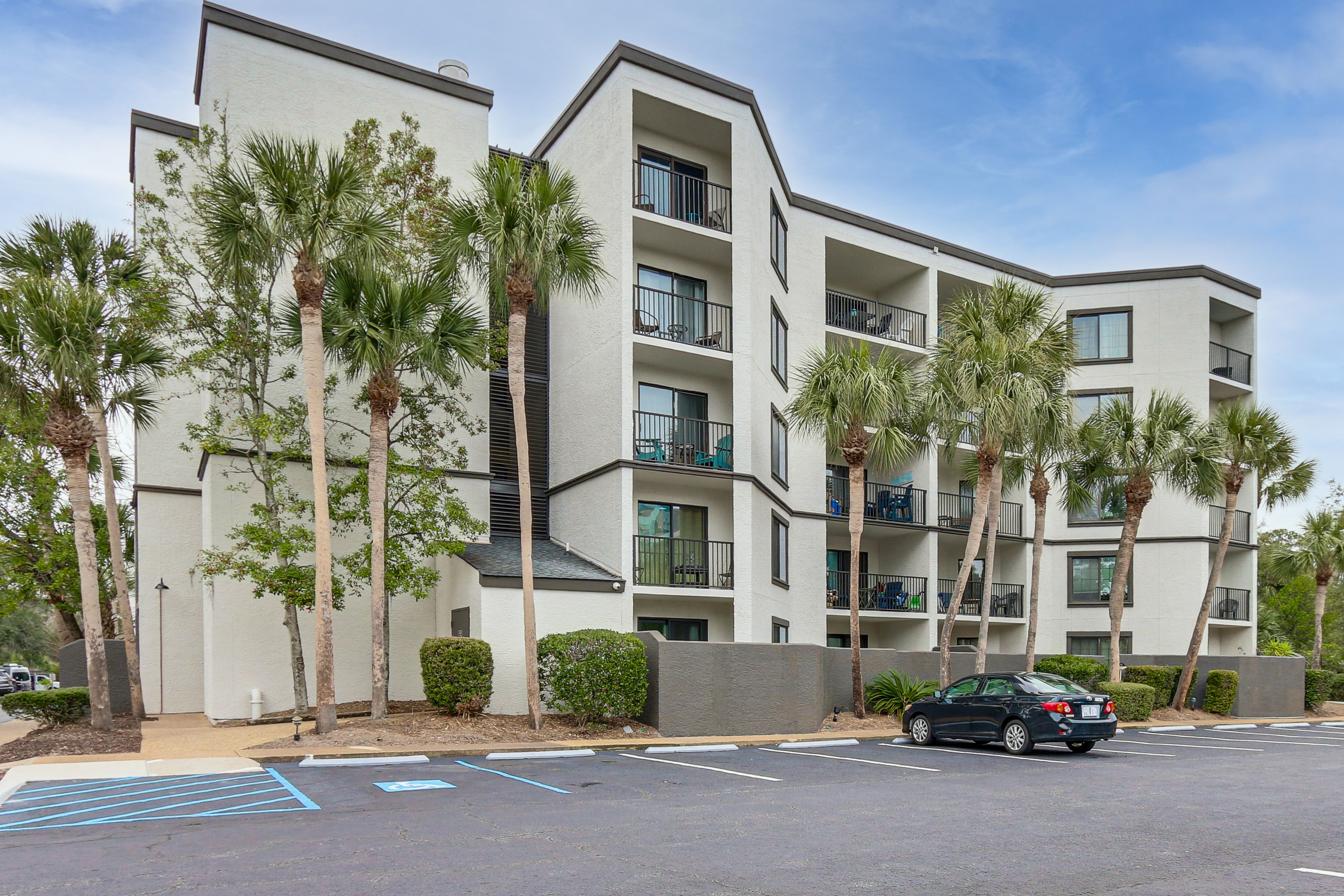 Exterior | Single-Story Unit | 5th-Floor Condo