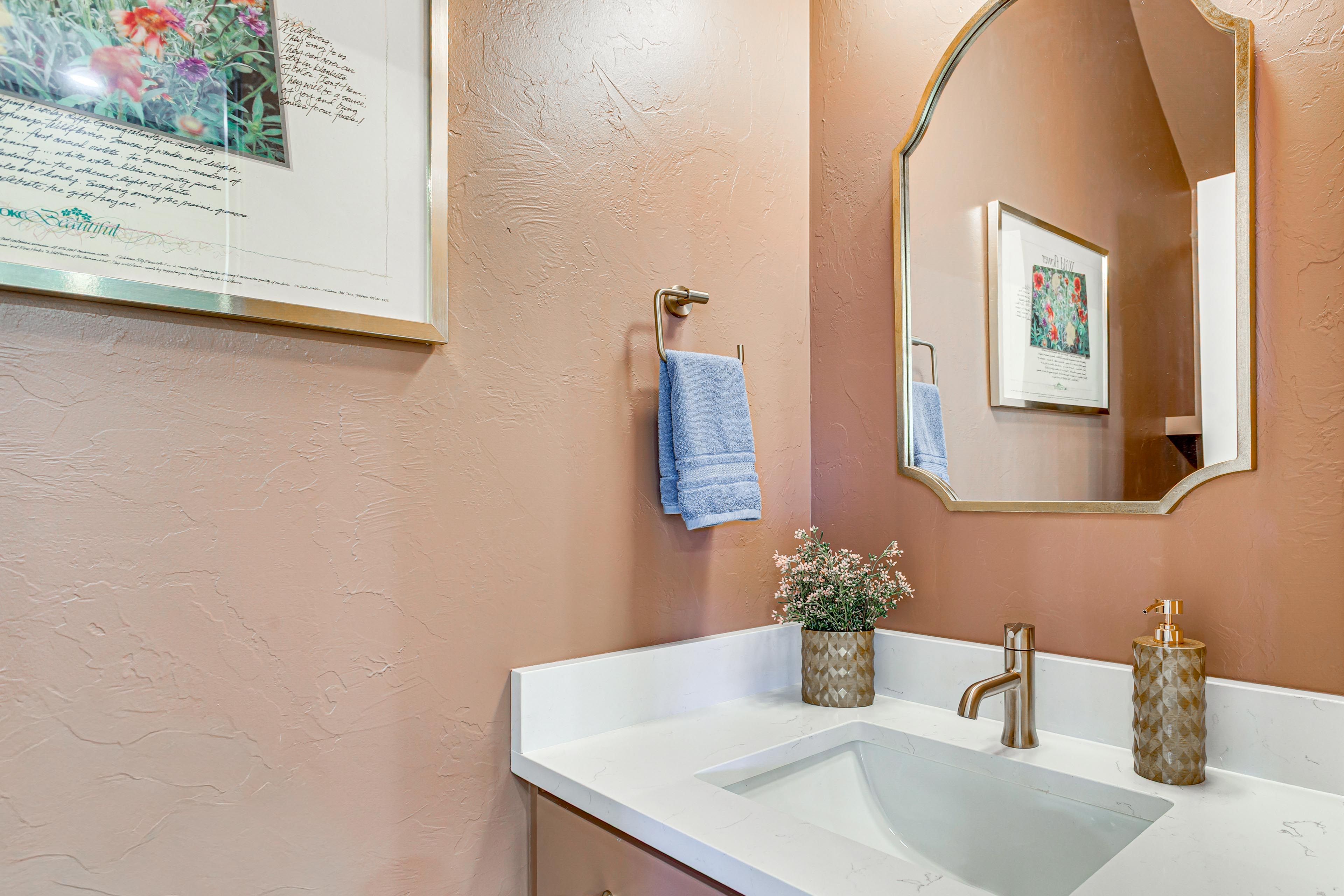 Half Bathroom | 1st Floor