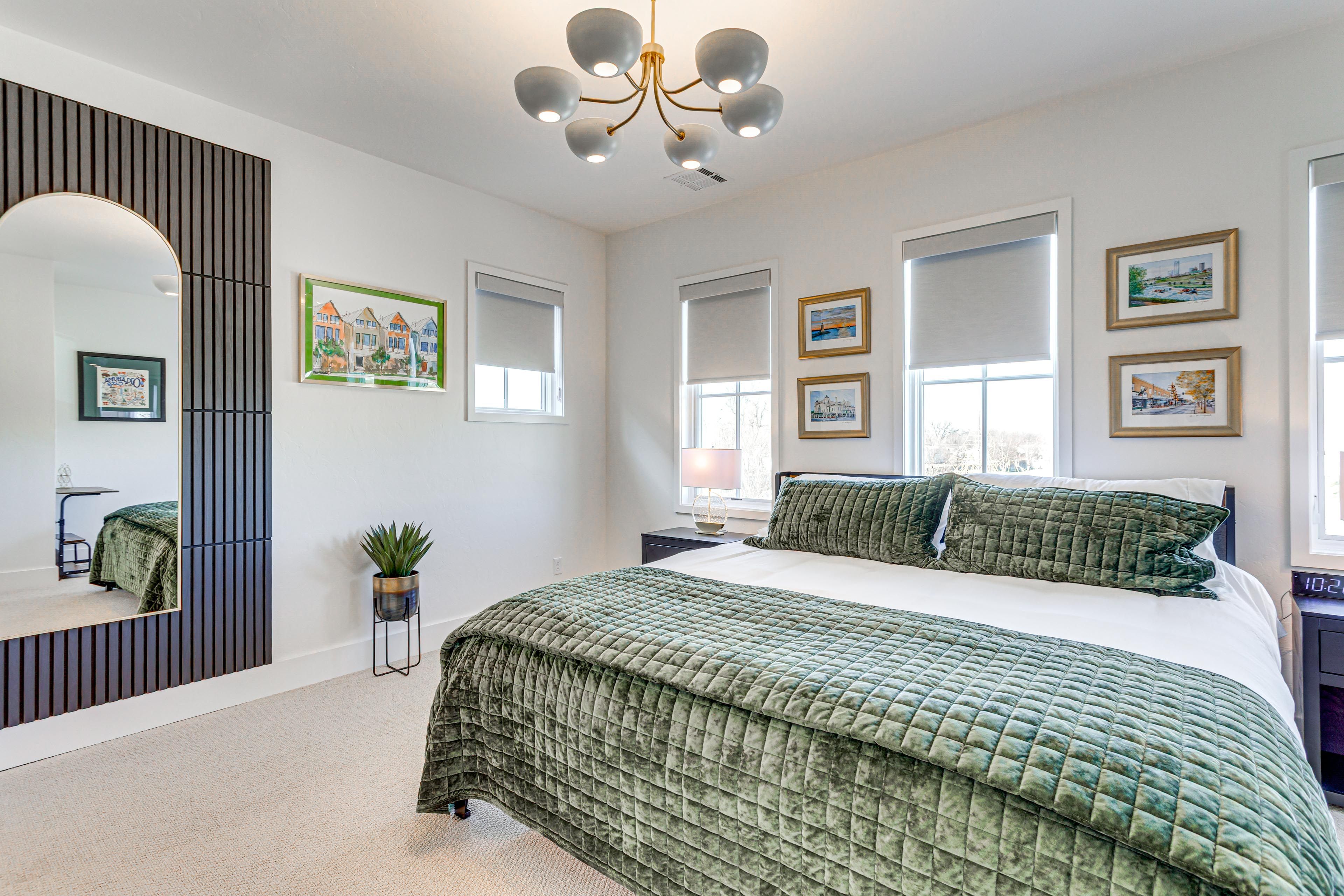 Bedroom 1 | King Bed | TV | 2nd Floor