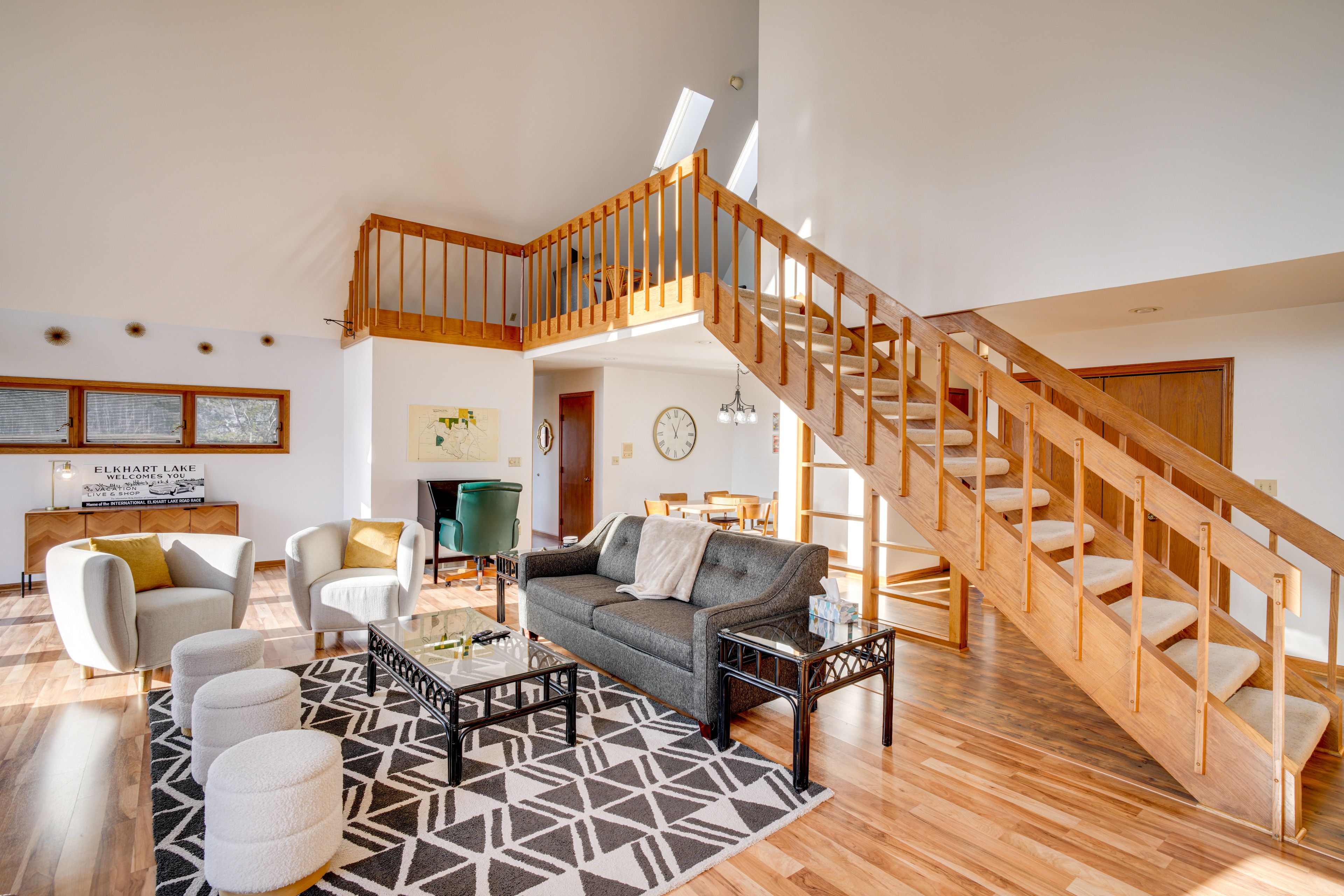 Living Room | Queen Sleeper Sofa | Smart TV | Poker Table | 1st Floor