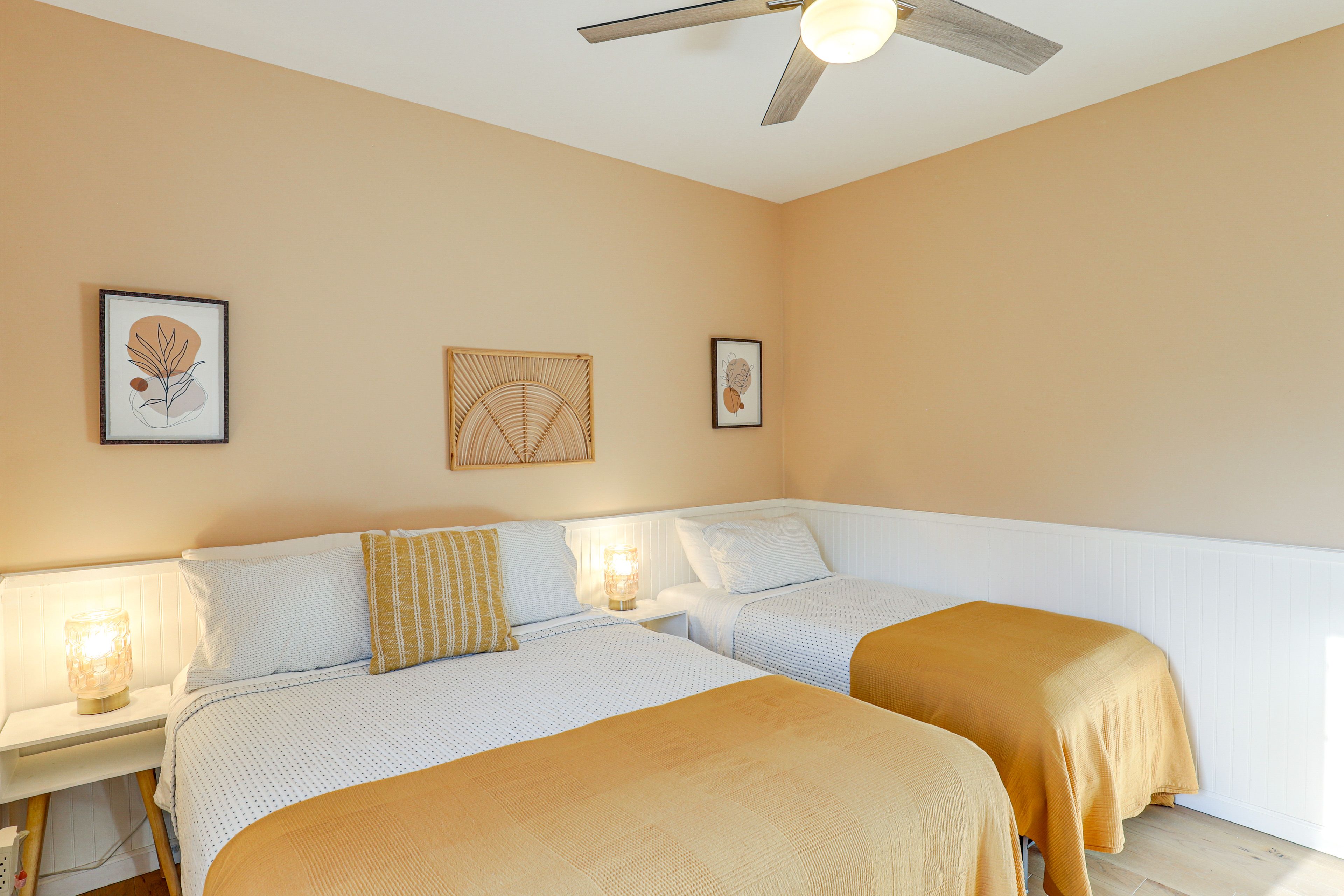 Bedroom 2 | Queen Bed | Twin Bed | Smart TV