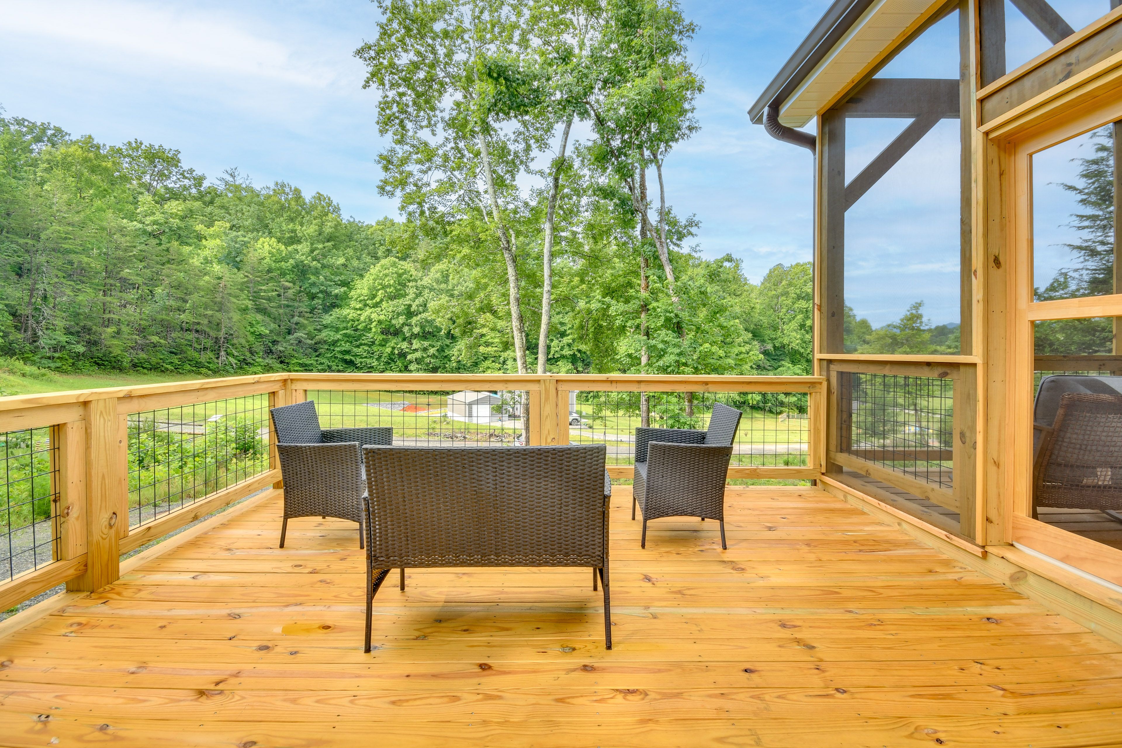 Furnished Deck | Screened Porch | Outdoor Dining & Seating