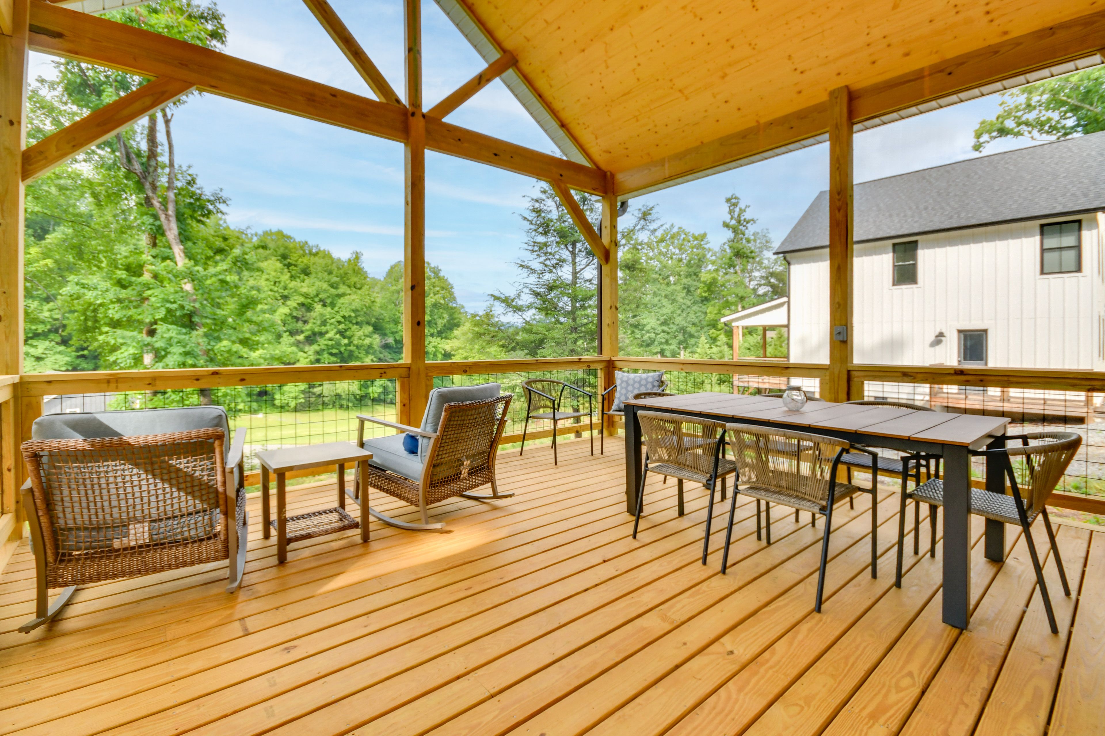 Old Fort Vacation Rental | 2BR | 2BA | 1,008 Sq Ft | 5 Steps to Enter