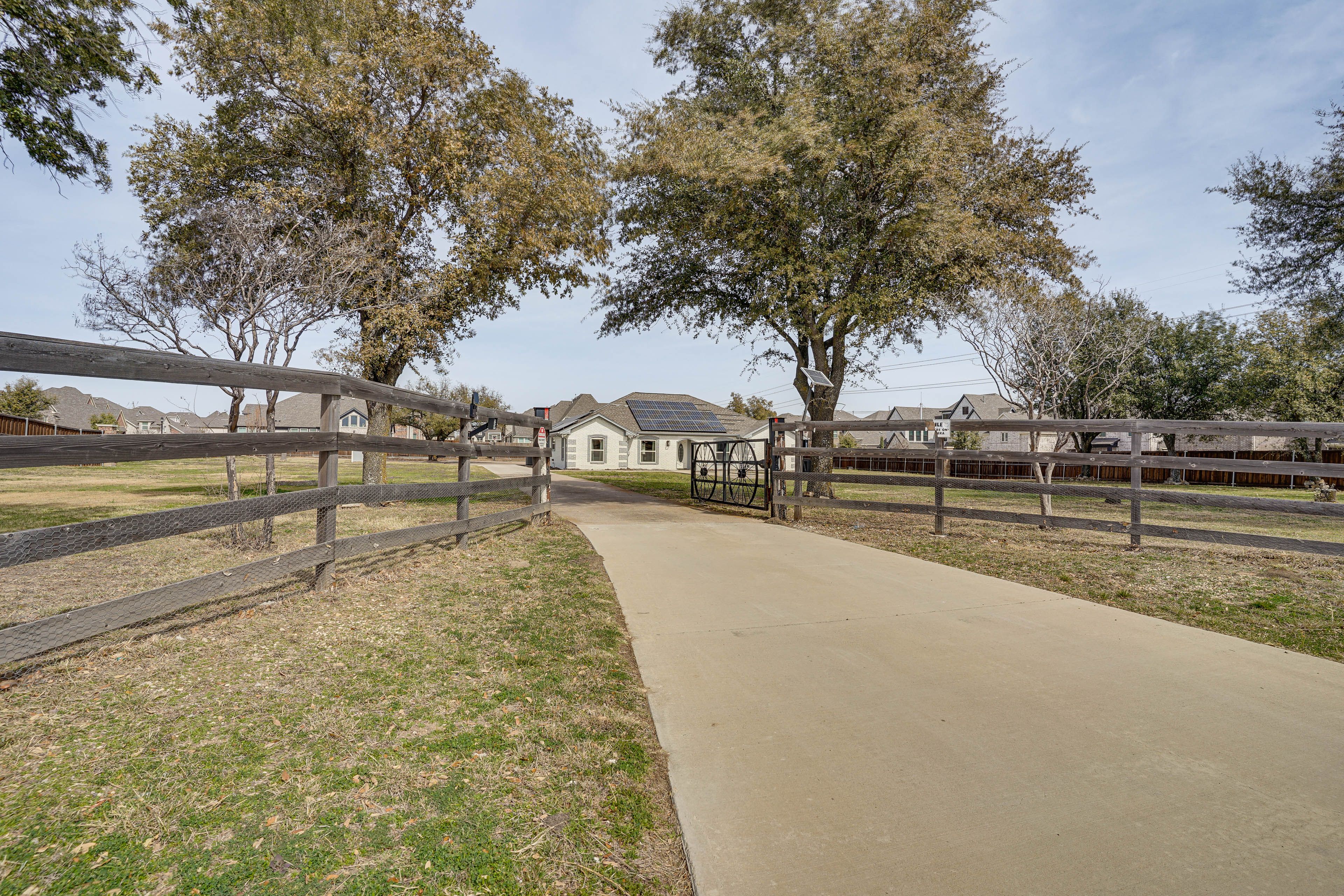 Exterior | 1-Acre Property