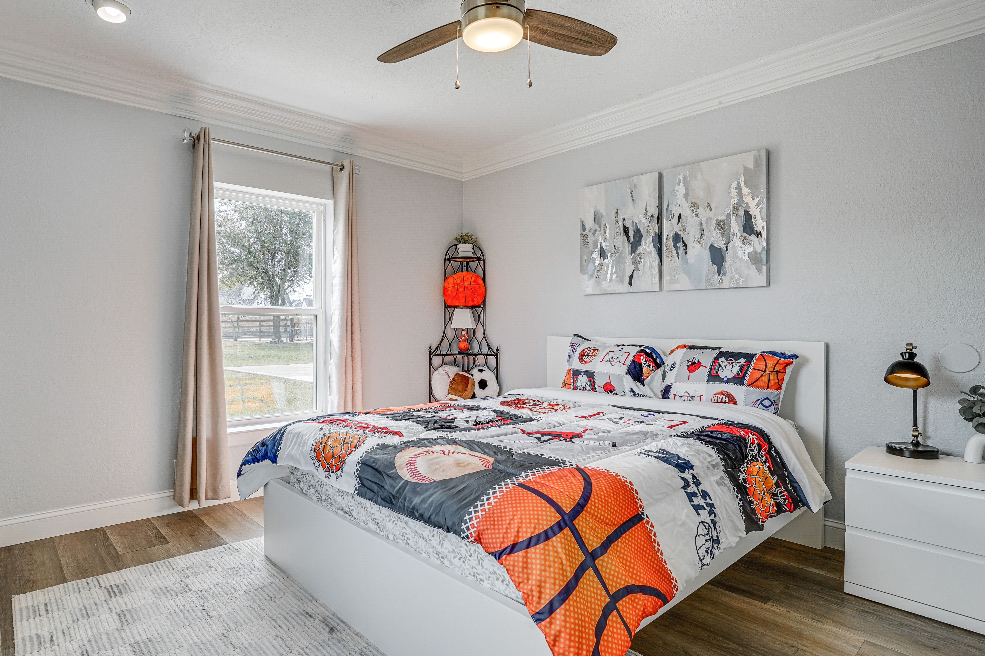 Bedroom 3 | Queen Bed