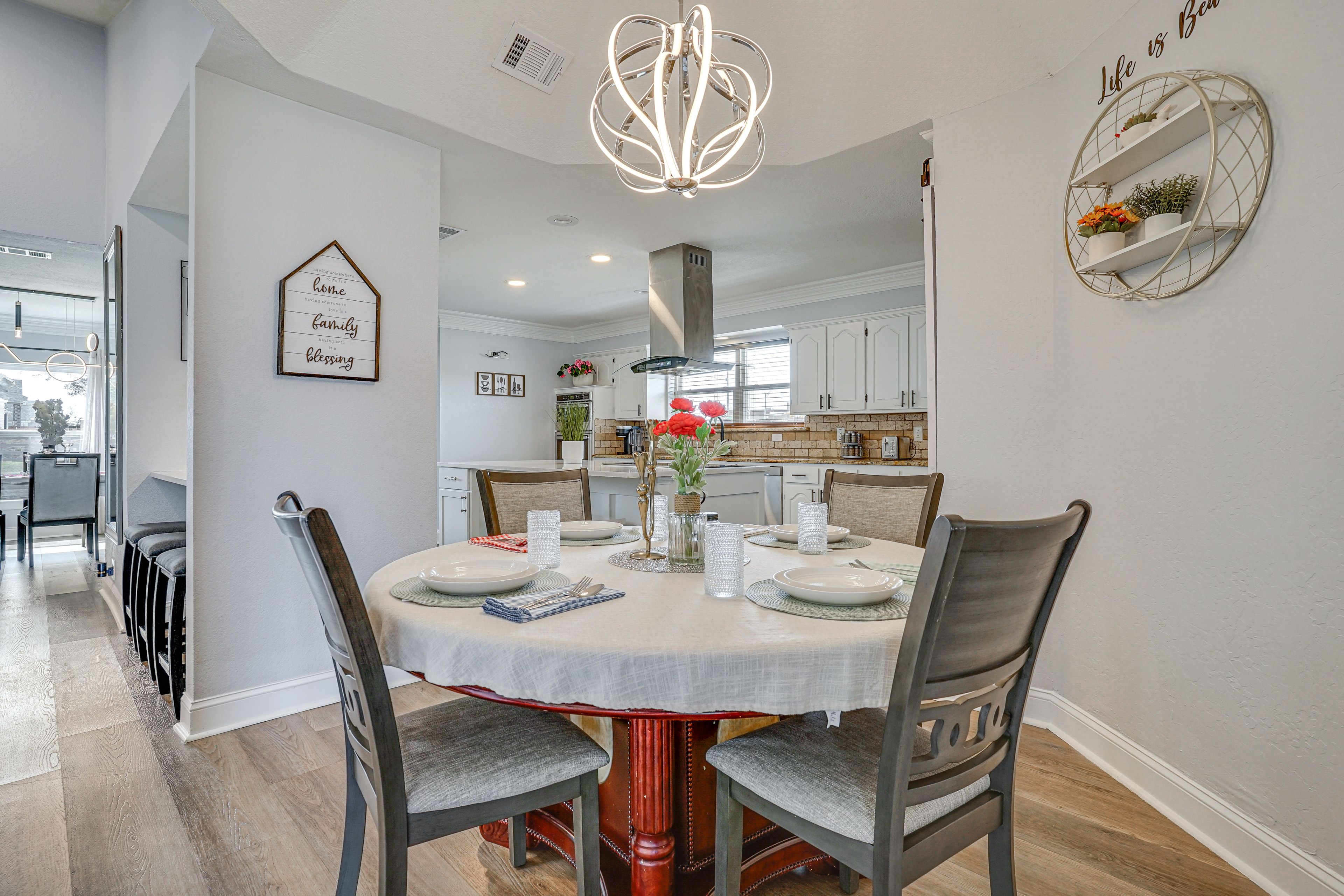 Kitchen | Dining Area